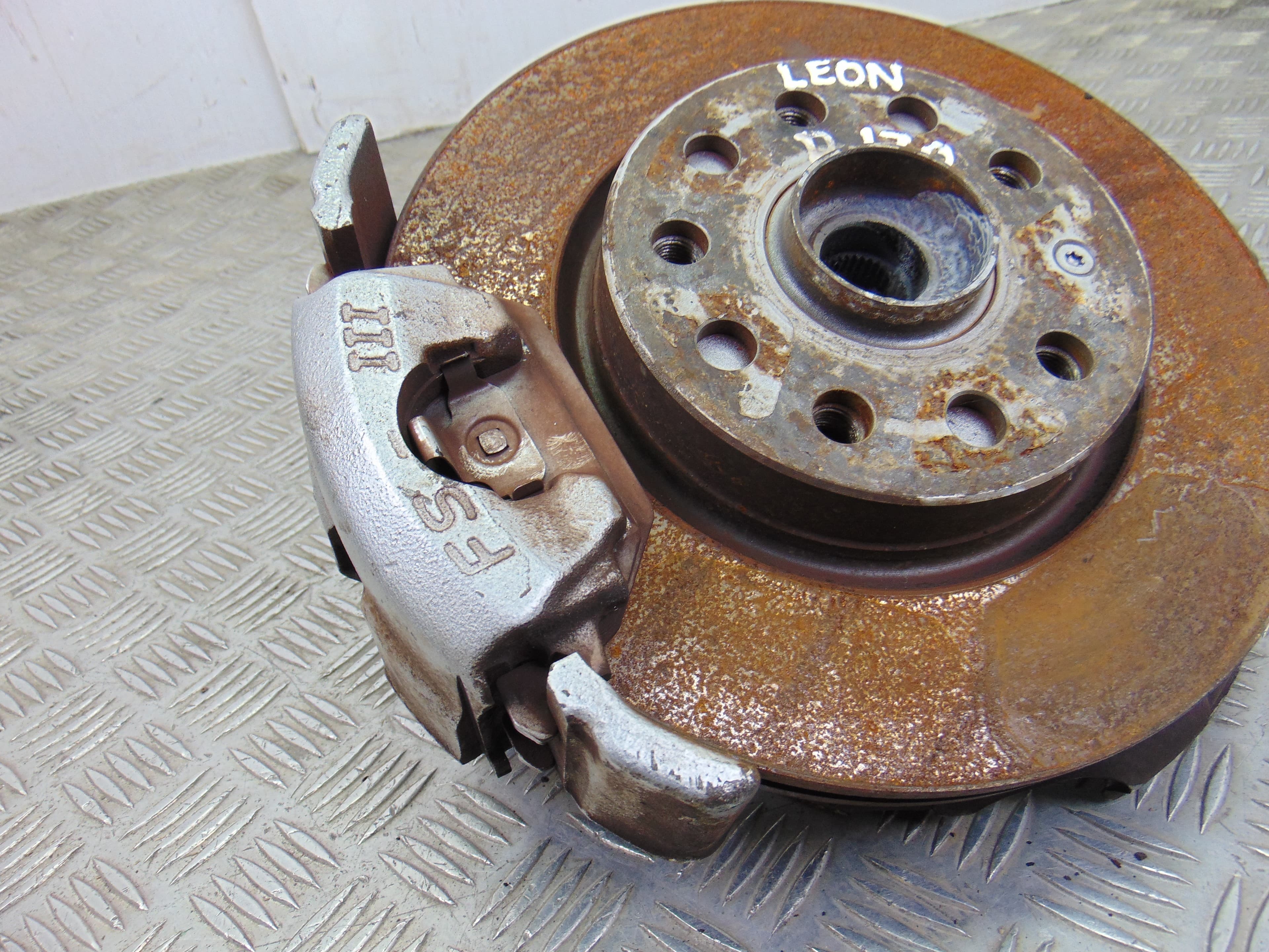 Mangueta delantera izquierda, Seat Leon (1P1) Reference 2006 usado 3