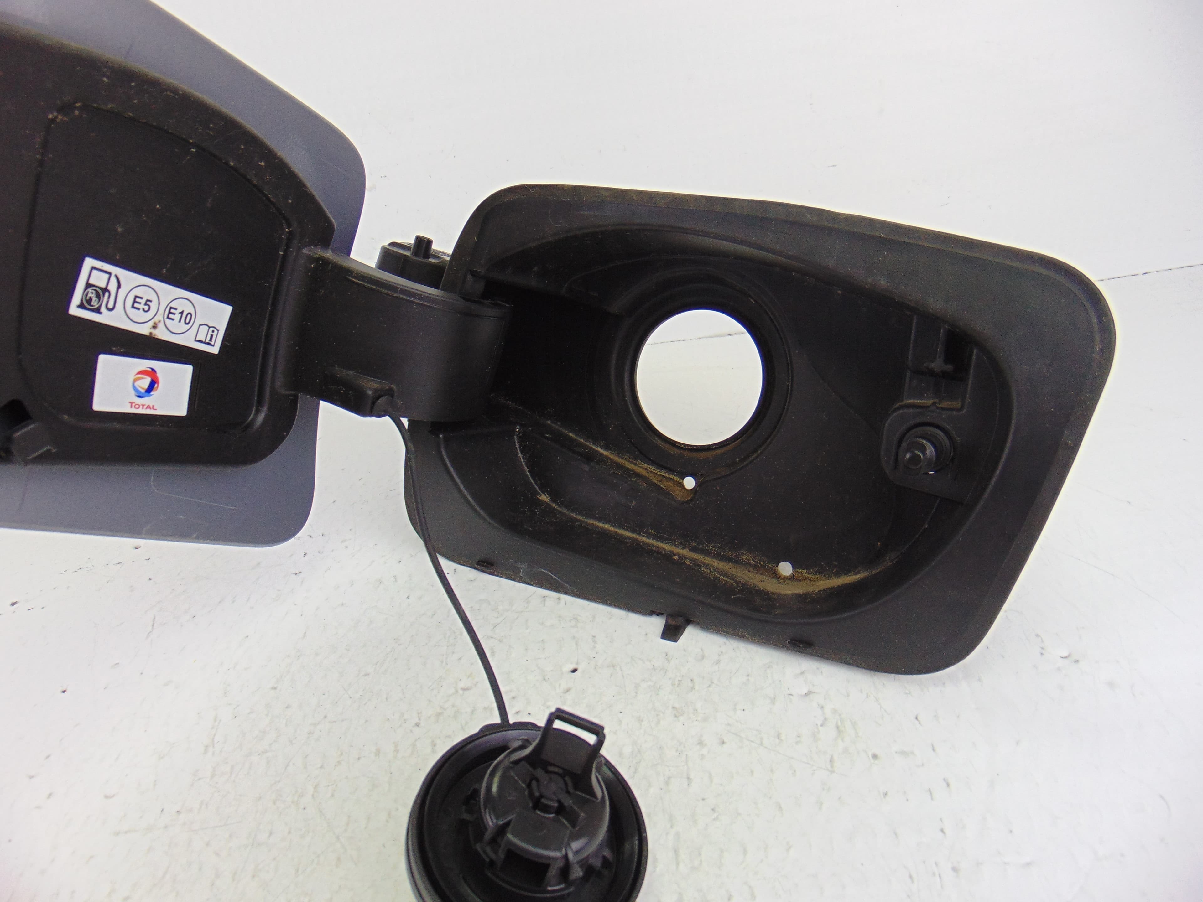 Tapa exterior combustible, 9821098080 nuevo 3