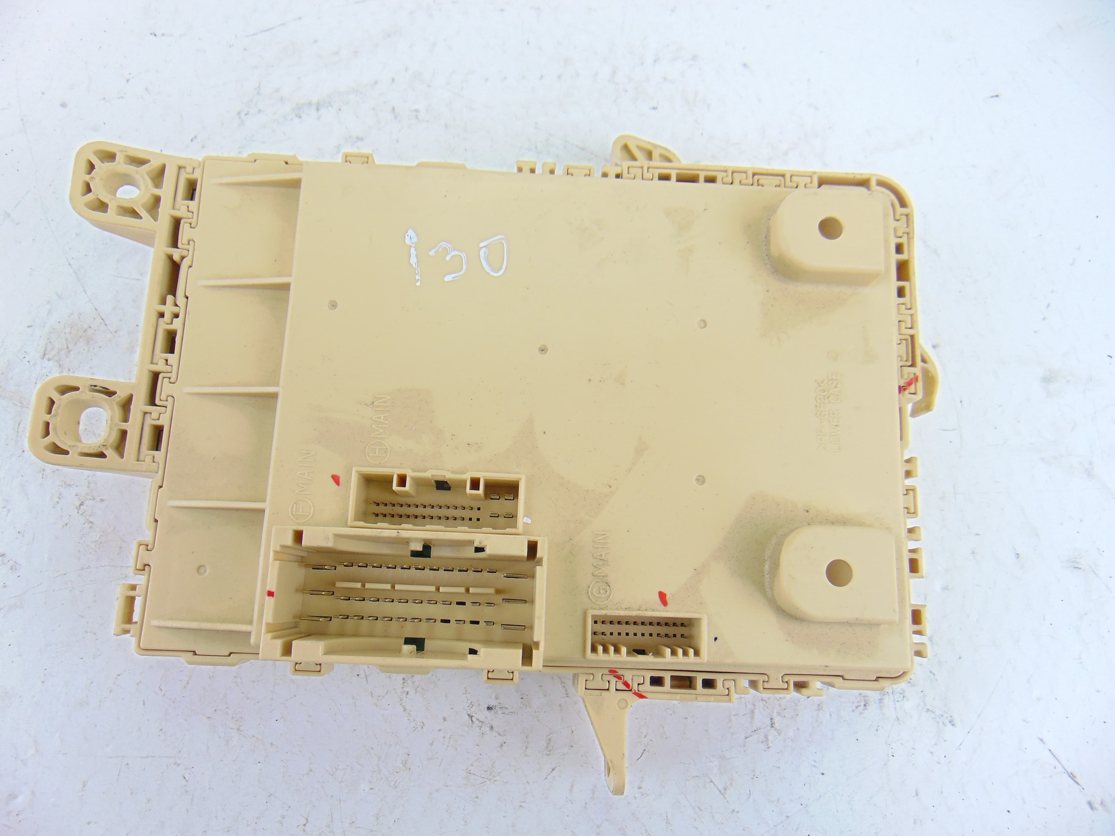 Caja reles / fusibles, Hyundai I30 (Gd) Classic 2012, 91950-A6041 usado 3