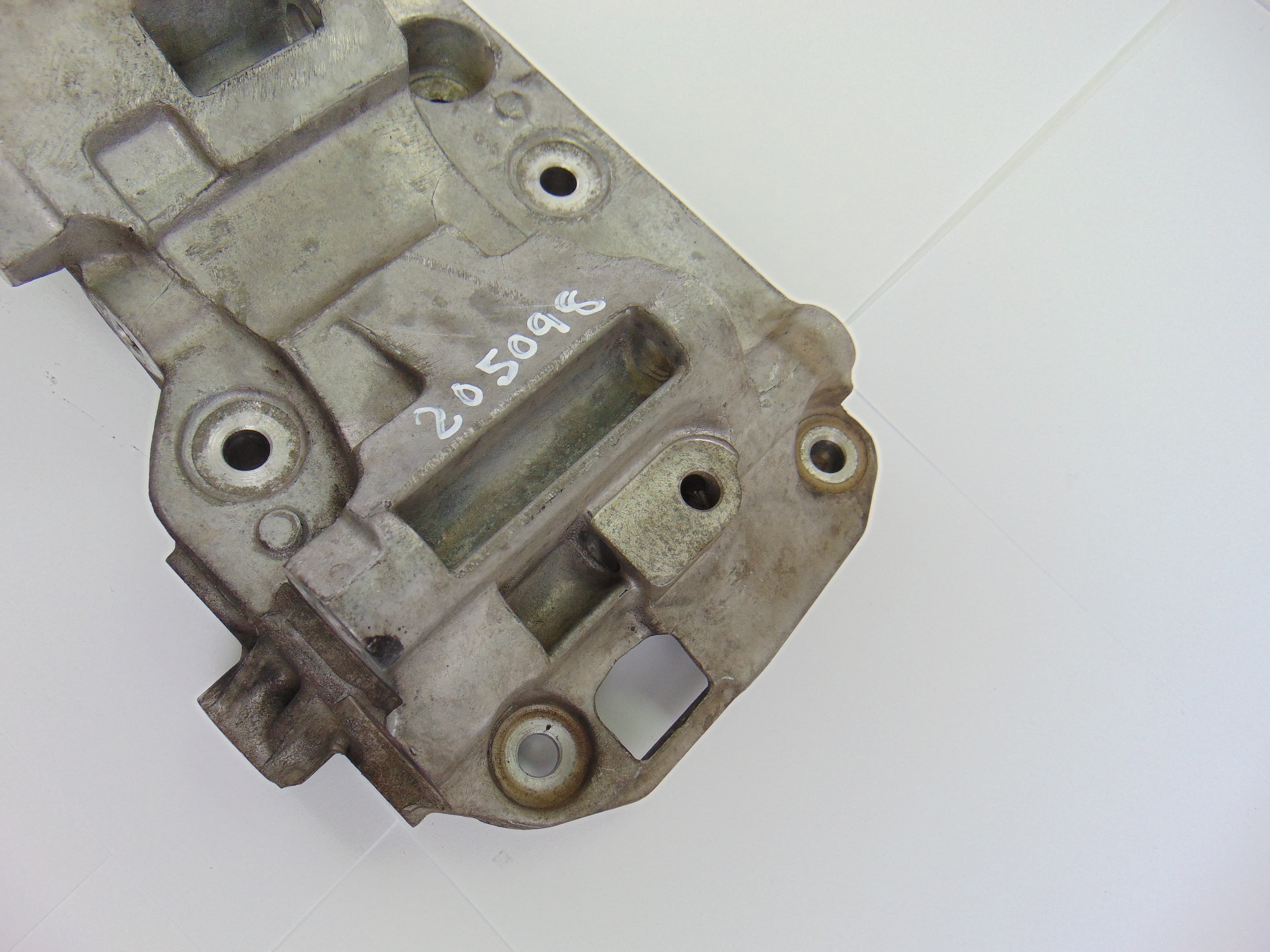 Soporte alternador, 8506363 usado 3