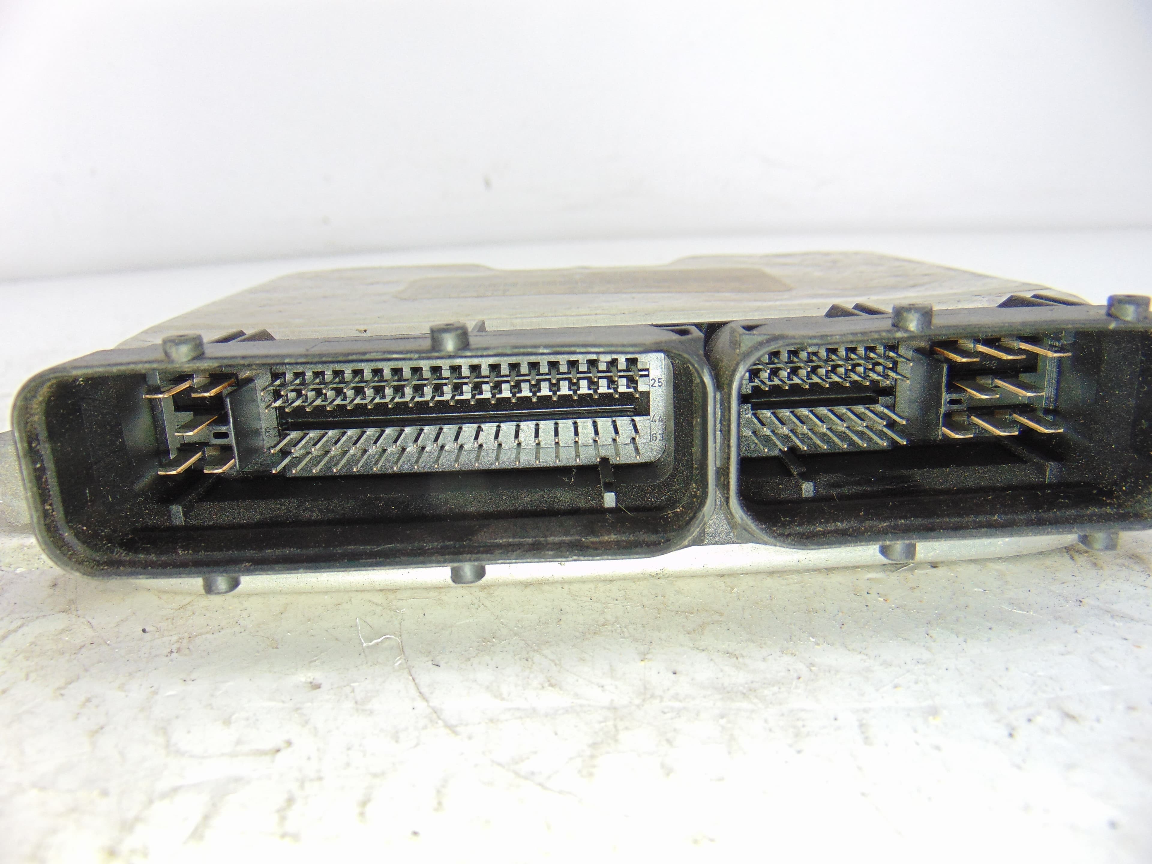 Centralita motor uce, 045906019BH usado 3