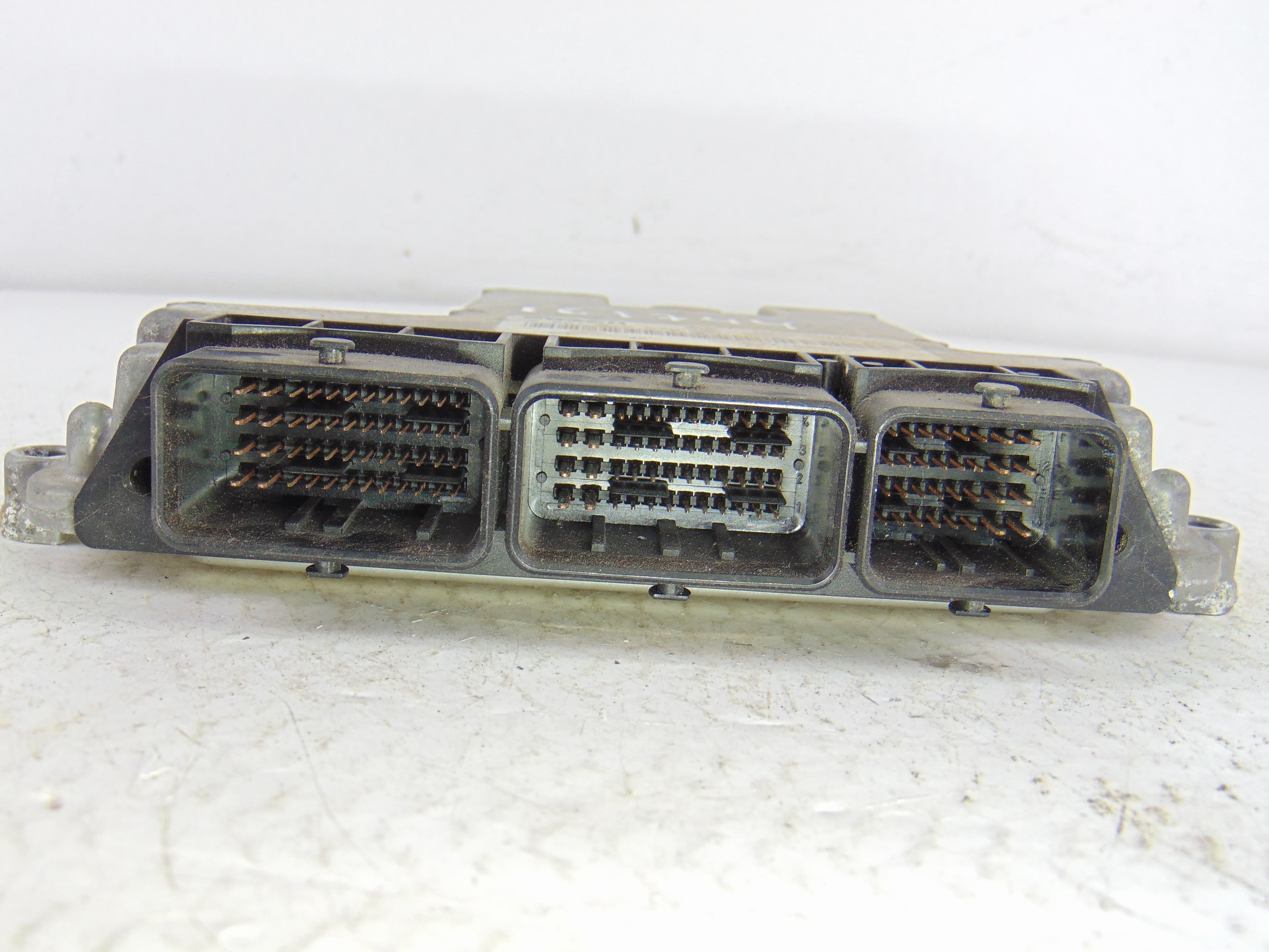 Centralita motor uce, 237100055R usado 3