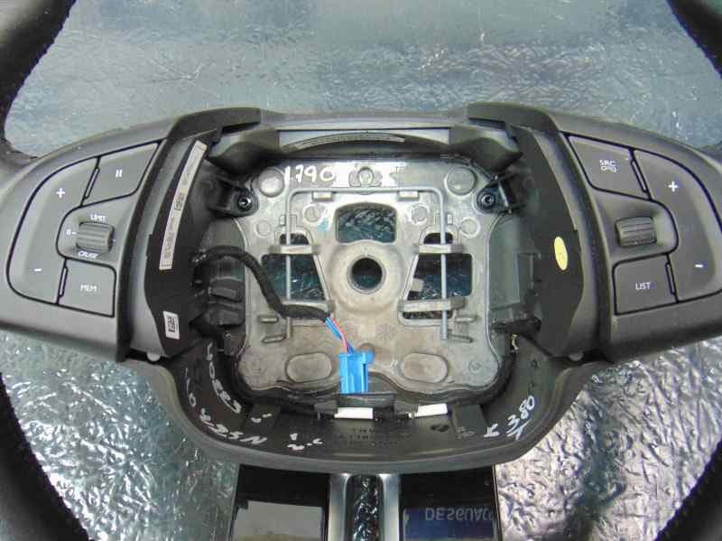 Volante, Citroen C4 Cactus Feel 2014 usado 3