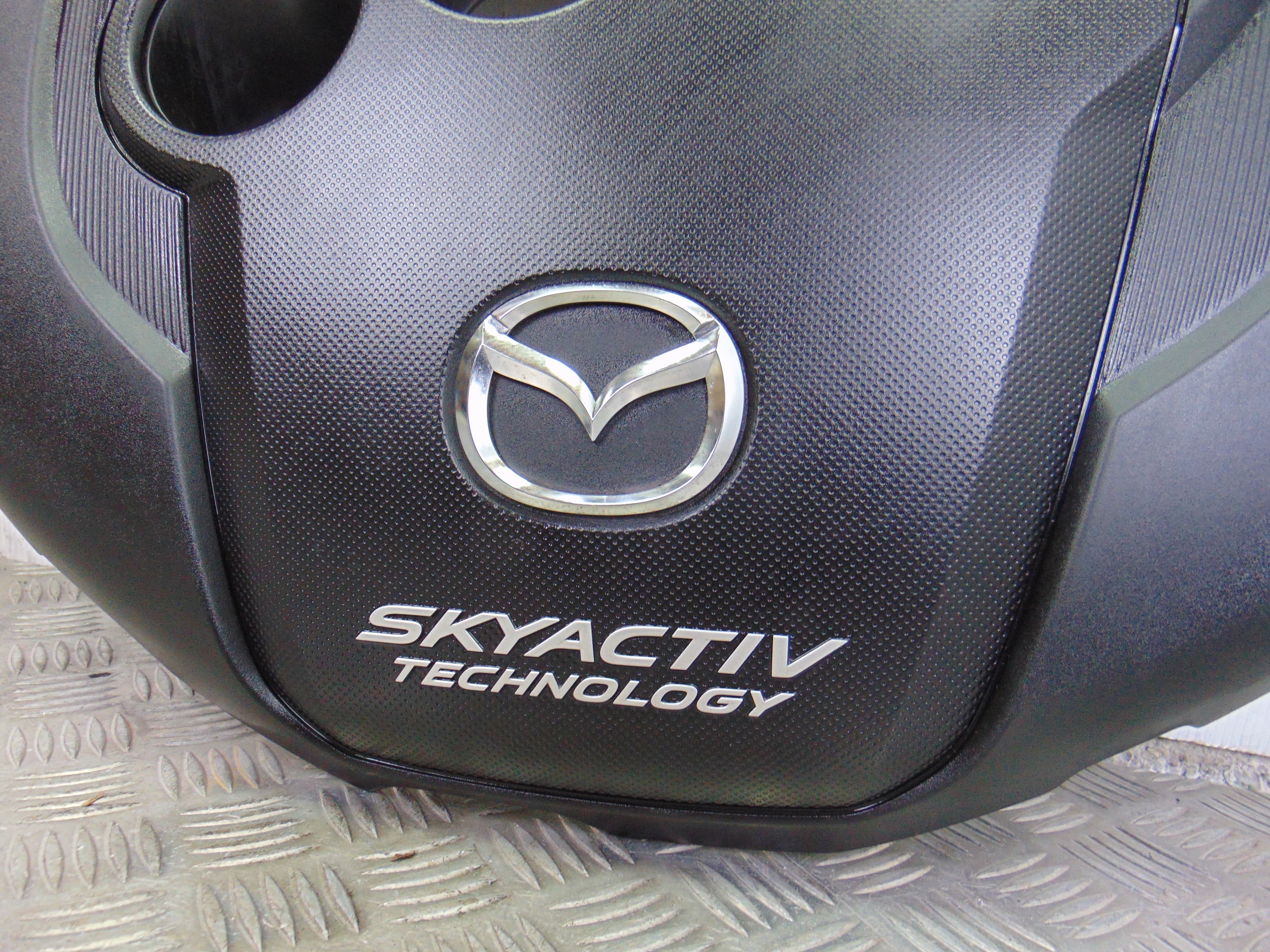 Tapa motor, Mazda 3 Berlina / Sedán (Bm/bn) Luxury 2014 usado 3