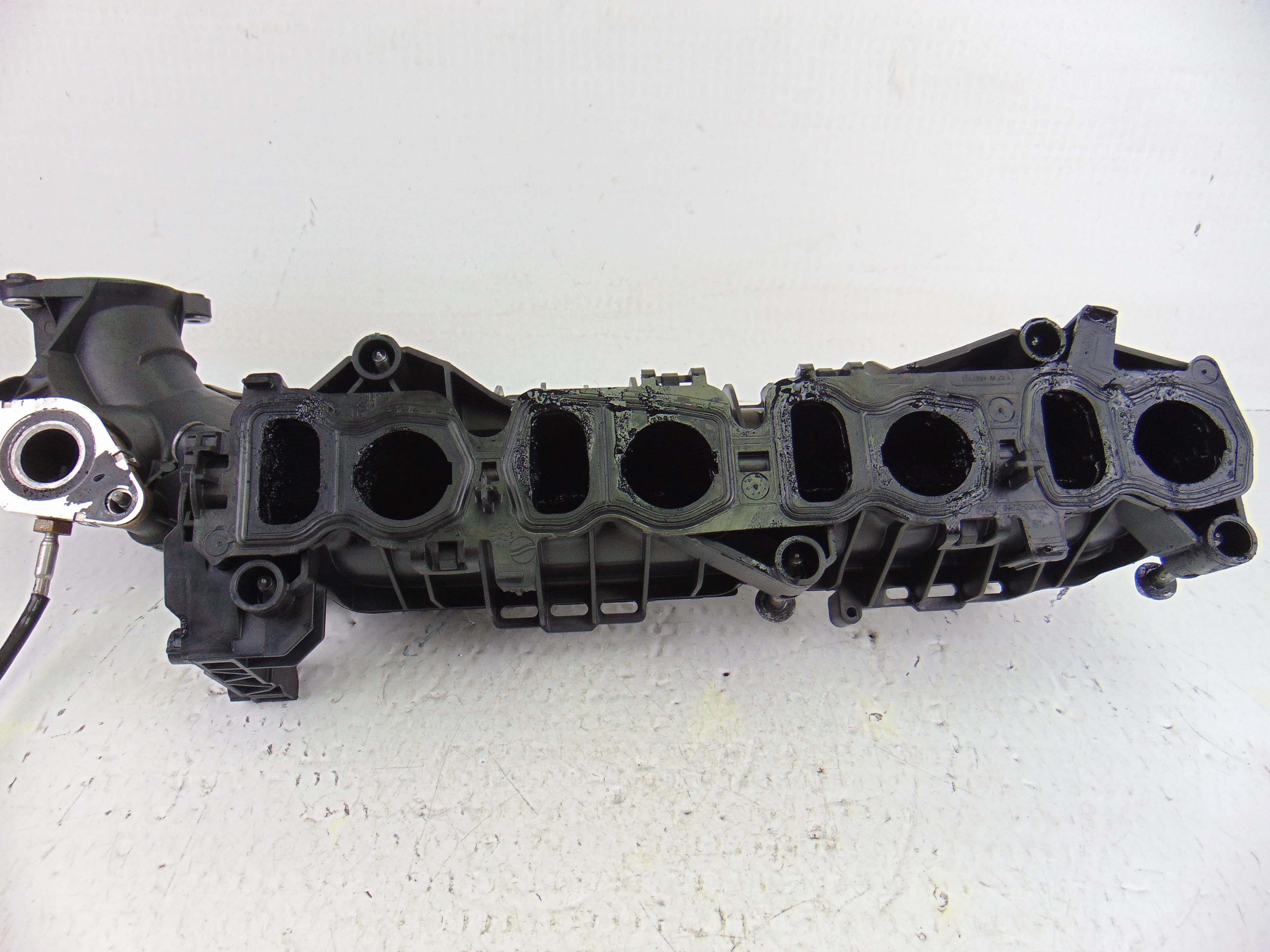 Colector admision, BMW Serie 3 Touring (F31) 318d 2014, 8506406 usado 3