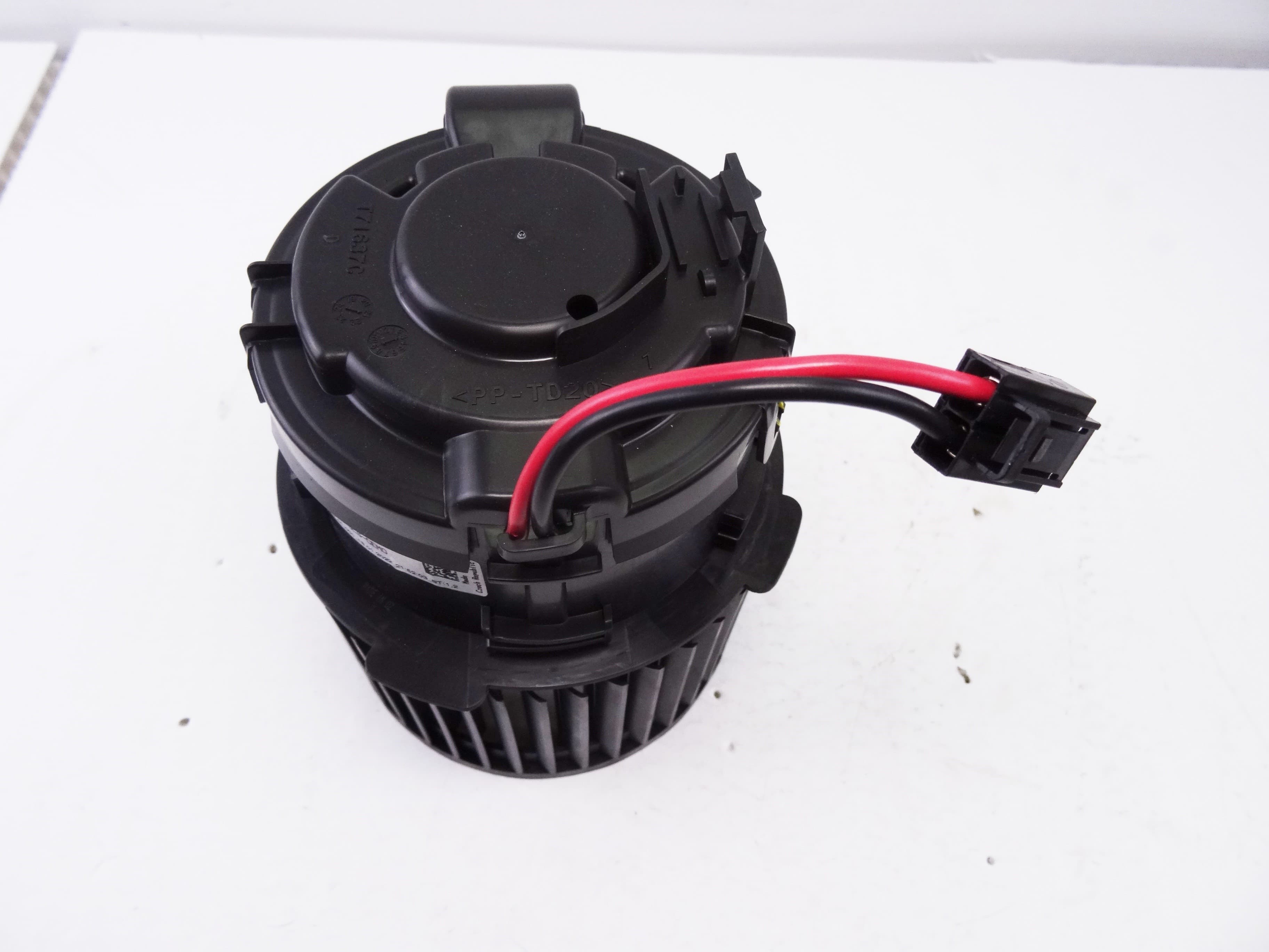 Motor calefaccion, Peugeot 308 (P5) Active Pack 2022, T75061C usado 3