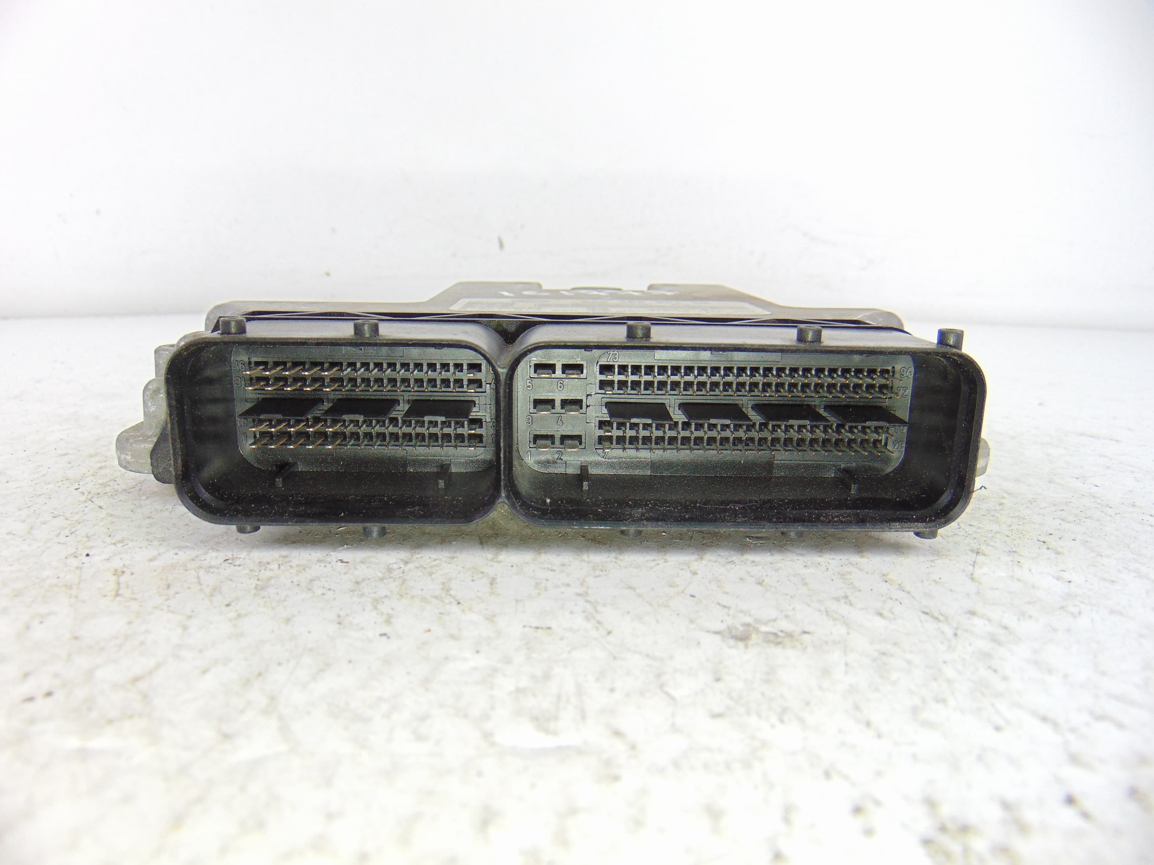 Centralita motor uce, 03G906021GB usado 3