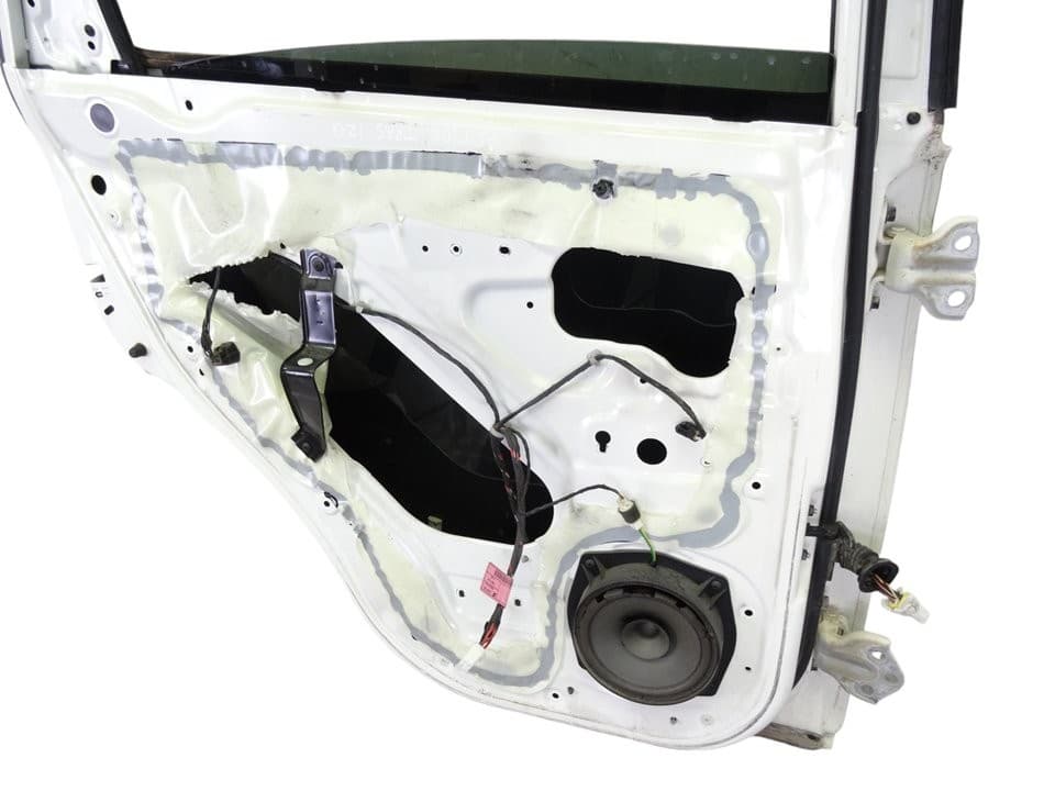 Puerta trasera izquierda, Ssangyong Actyon 200 Xdi 2010 usado 3