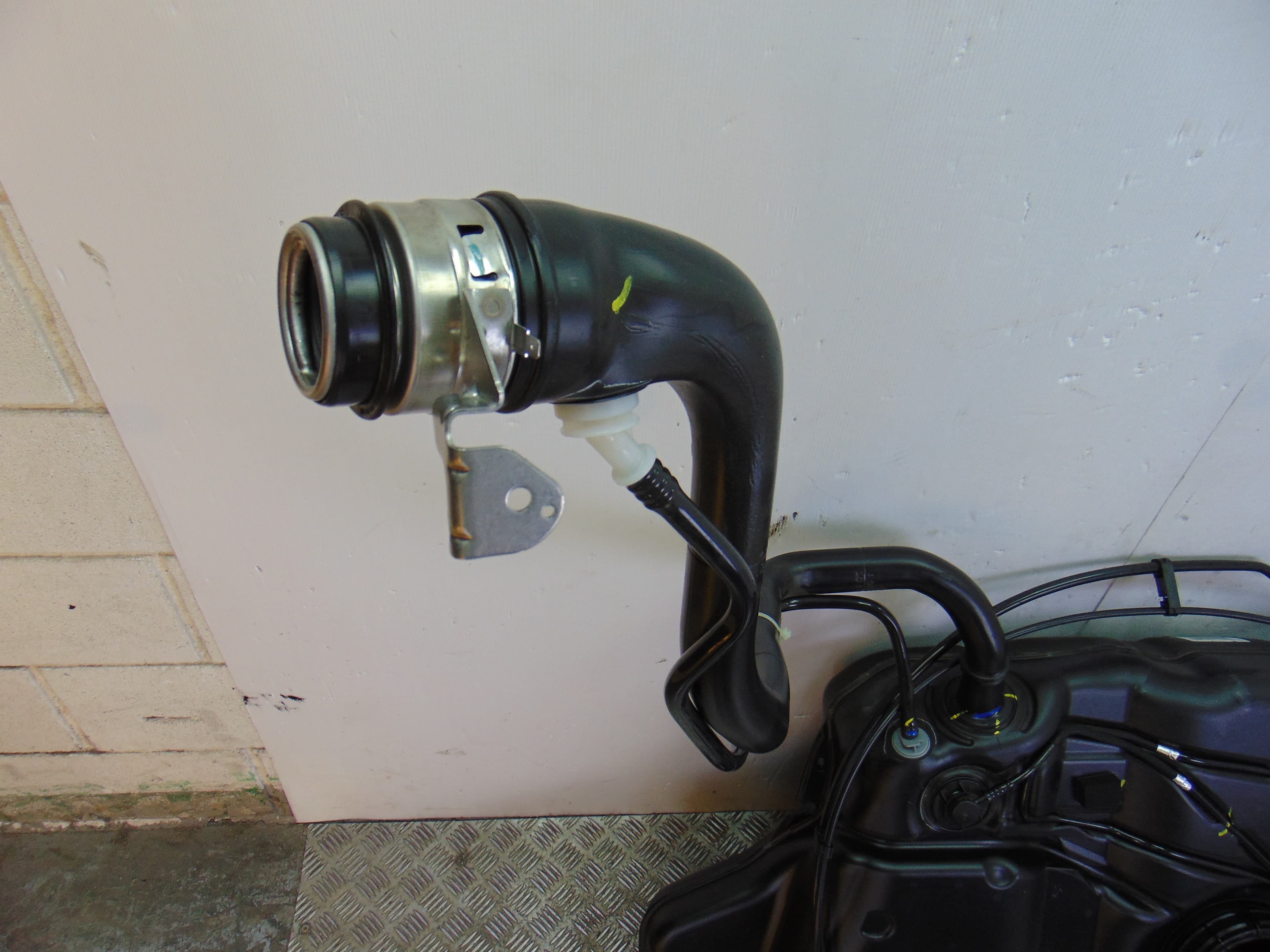 Deposito combustible, Peugeot 5008 Active 2017, 9813793580 nuevo 3