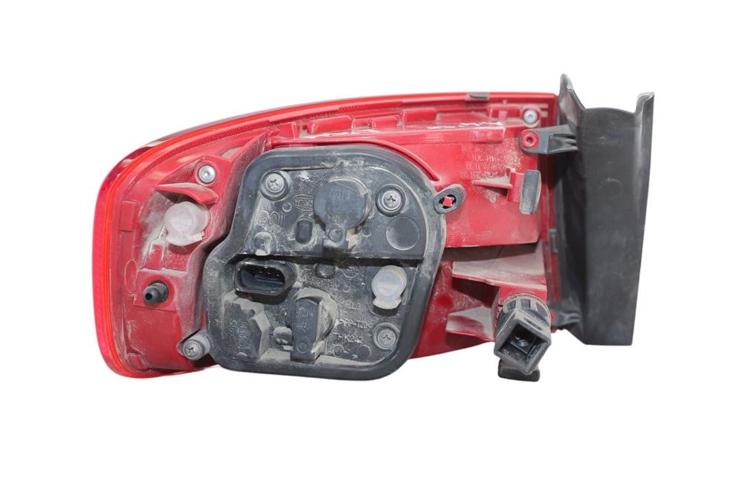 Piloto trasero derecho, Audi A4 Berlina (8K2) Básico 2008 usado 3