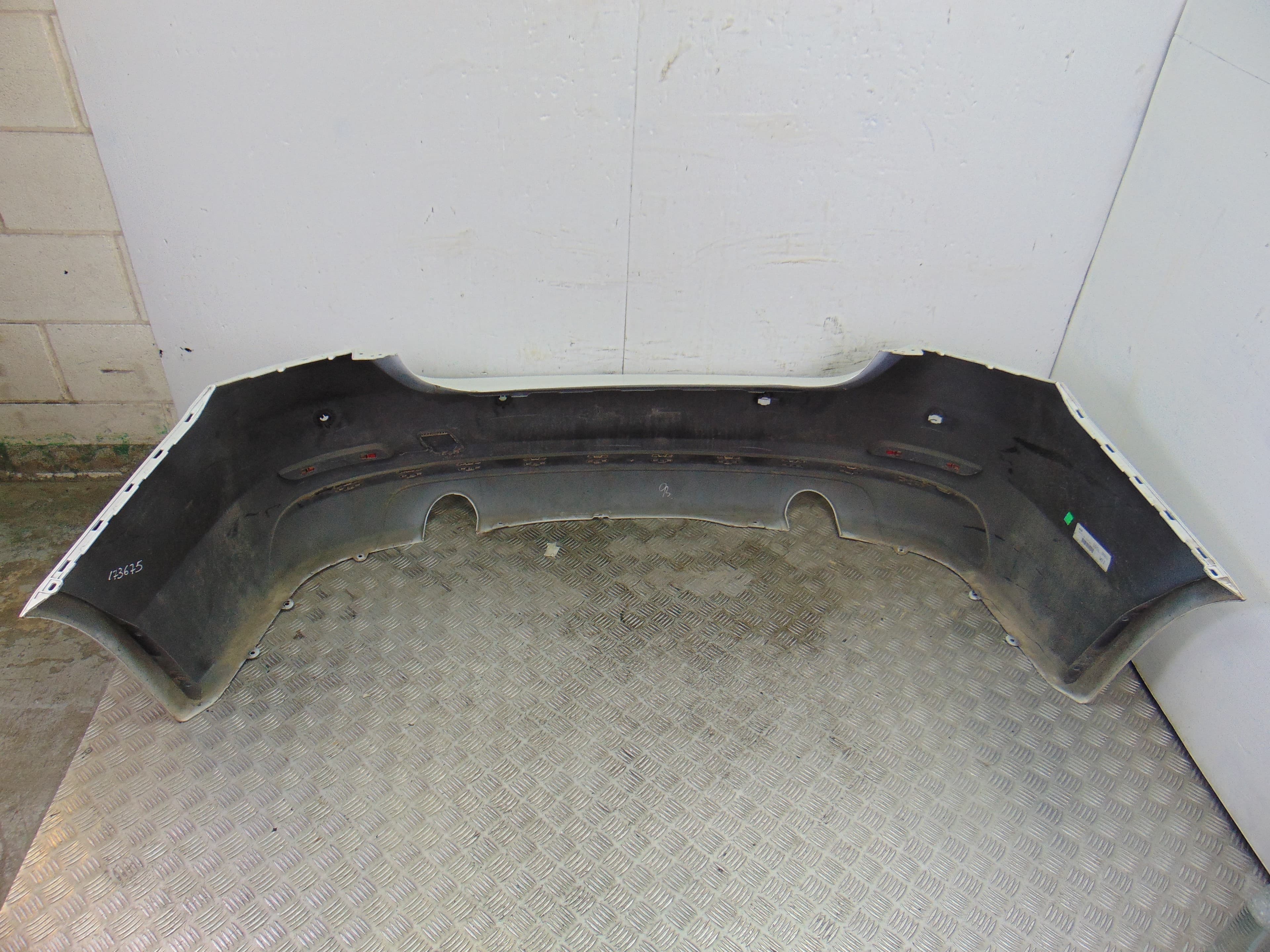 Paragolpes trasero, 903273667 usado 3