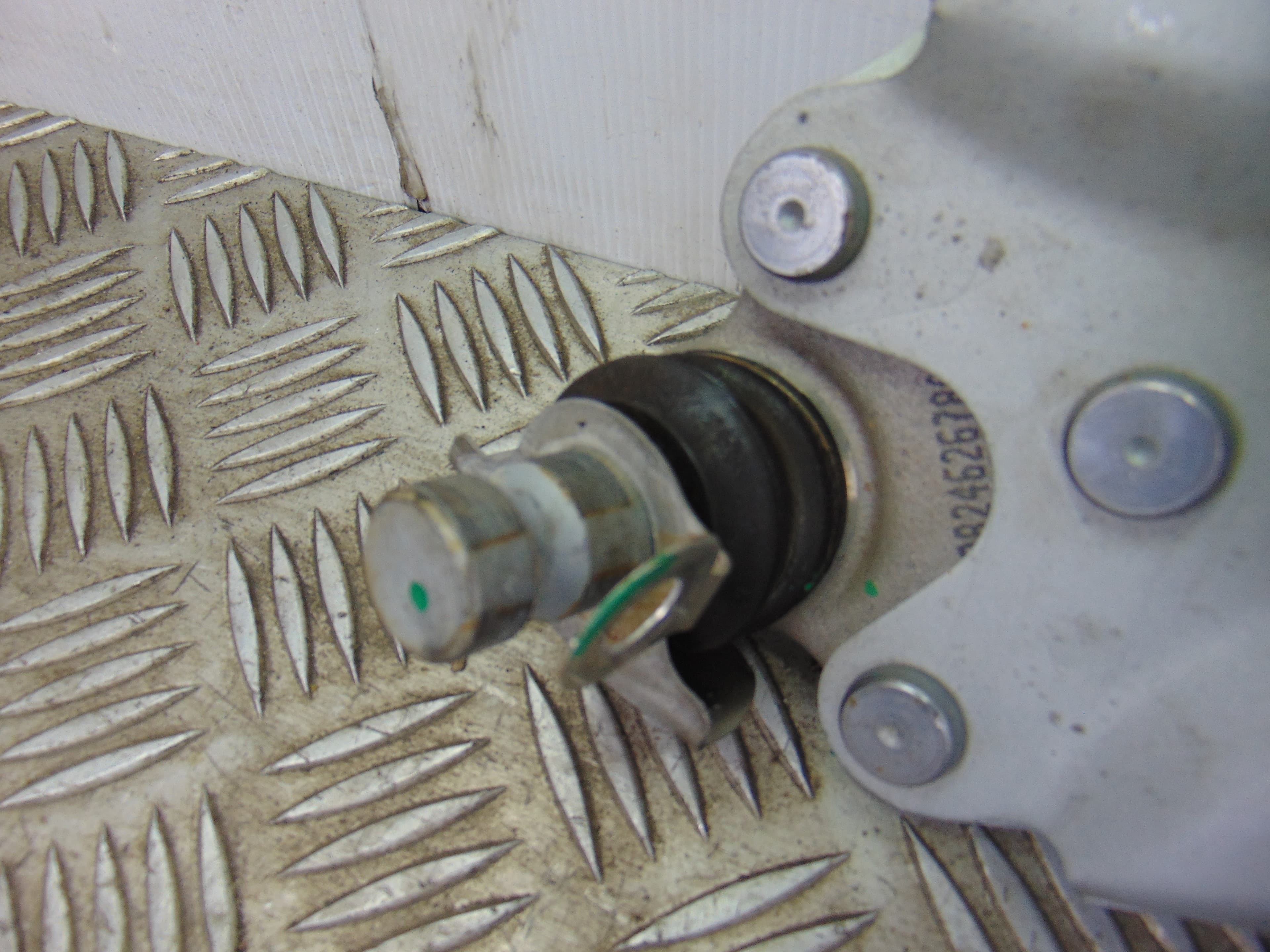 Brazo suspension inferior delantero izquierdo, HN05 nuevo 3