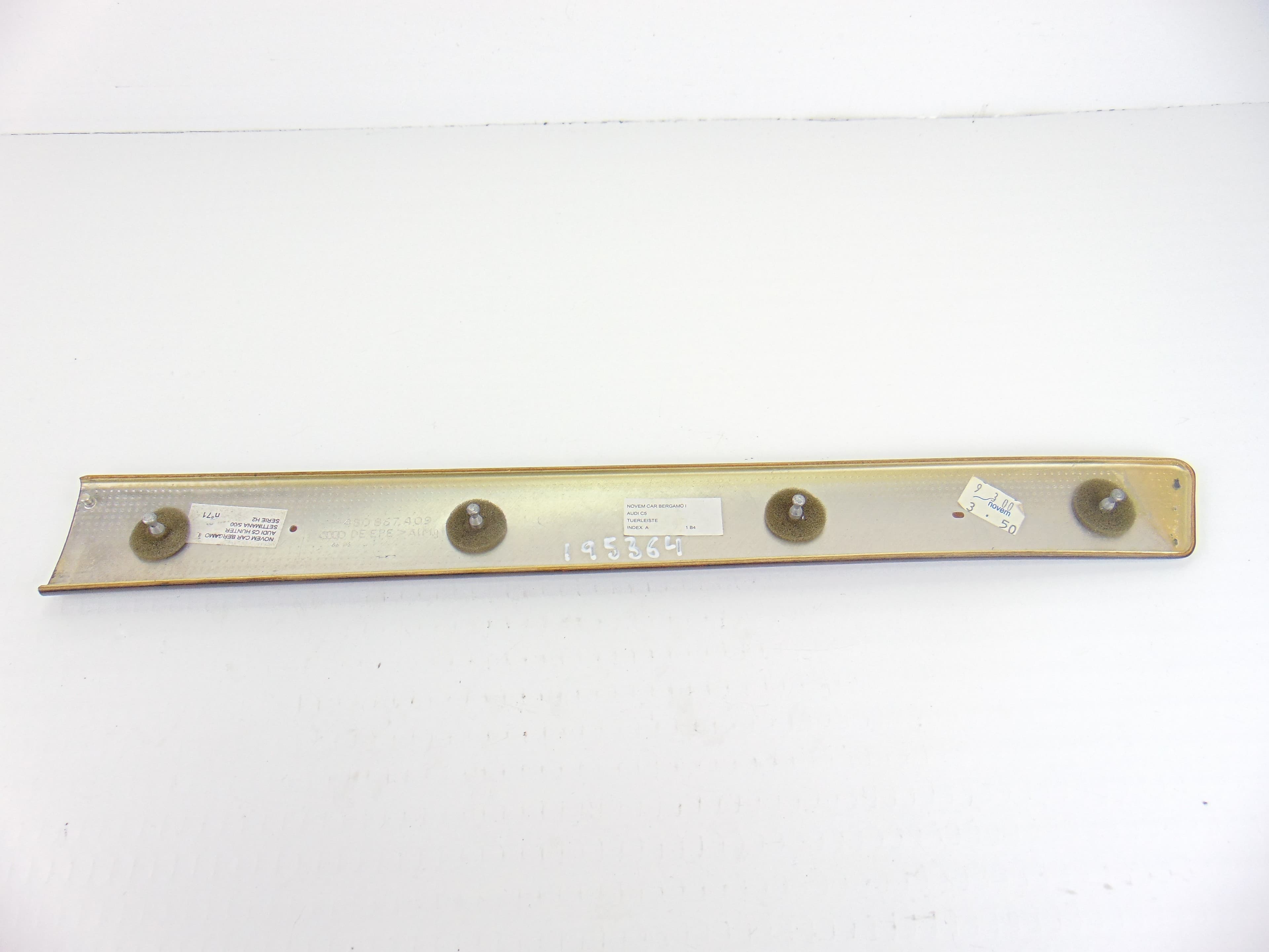 Molduras delanteras, Audi A6 Avant (4B5) 3.0 2002, 4B0867409 usado 3