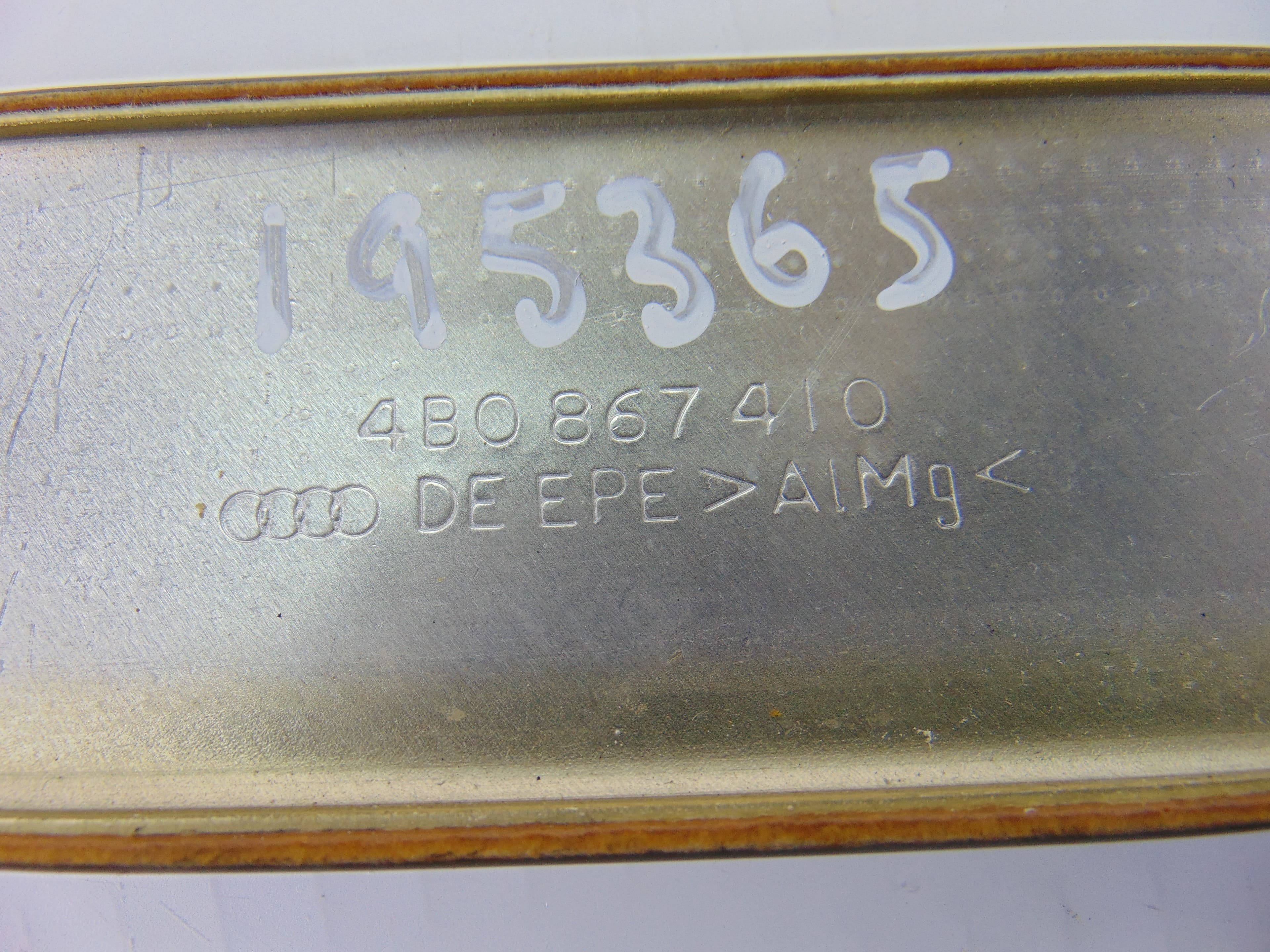 Molduras delanteras, Audi A6 Avant (4B5) 3.0 2002, 4B0867410 usado 3