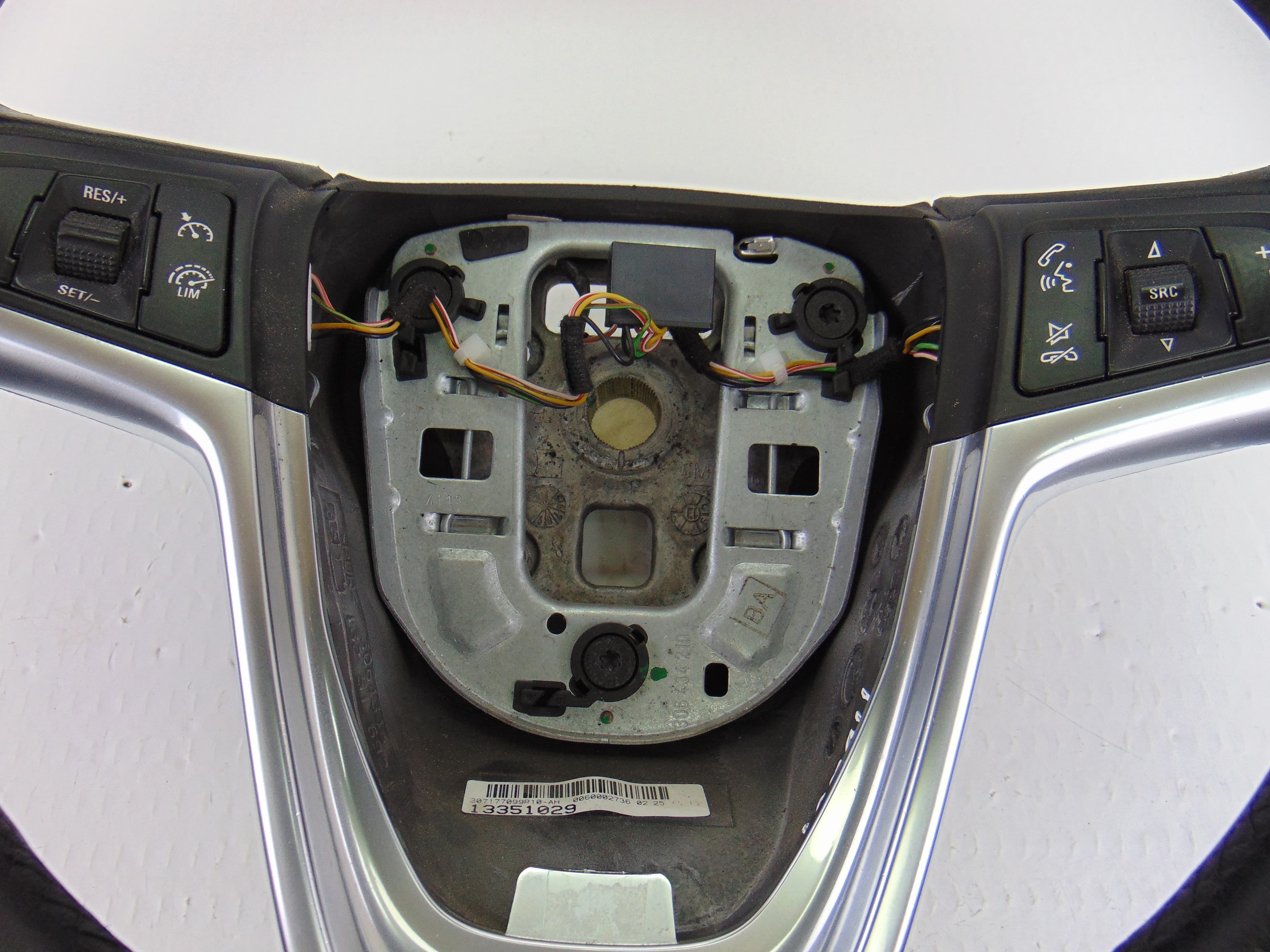 Volante, Opel Astra J Sports Tourer Sport 2010 usado 3