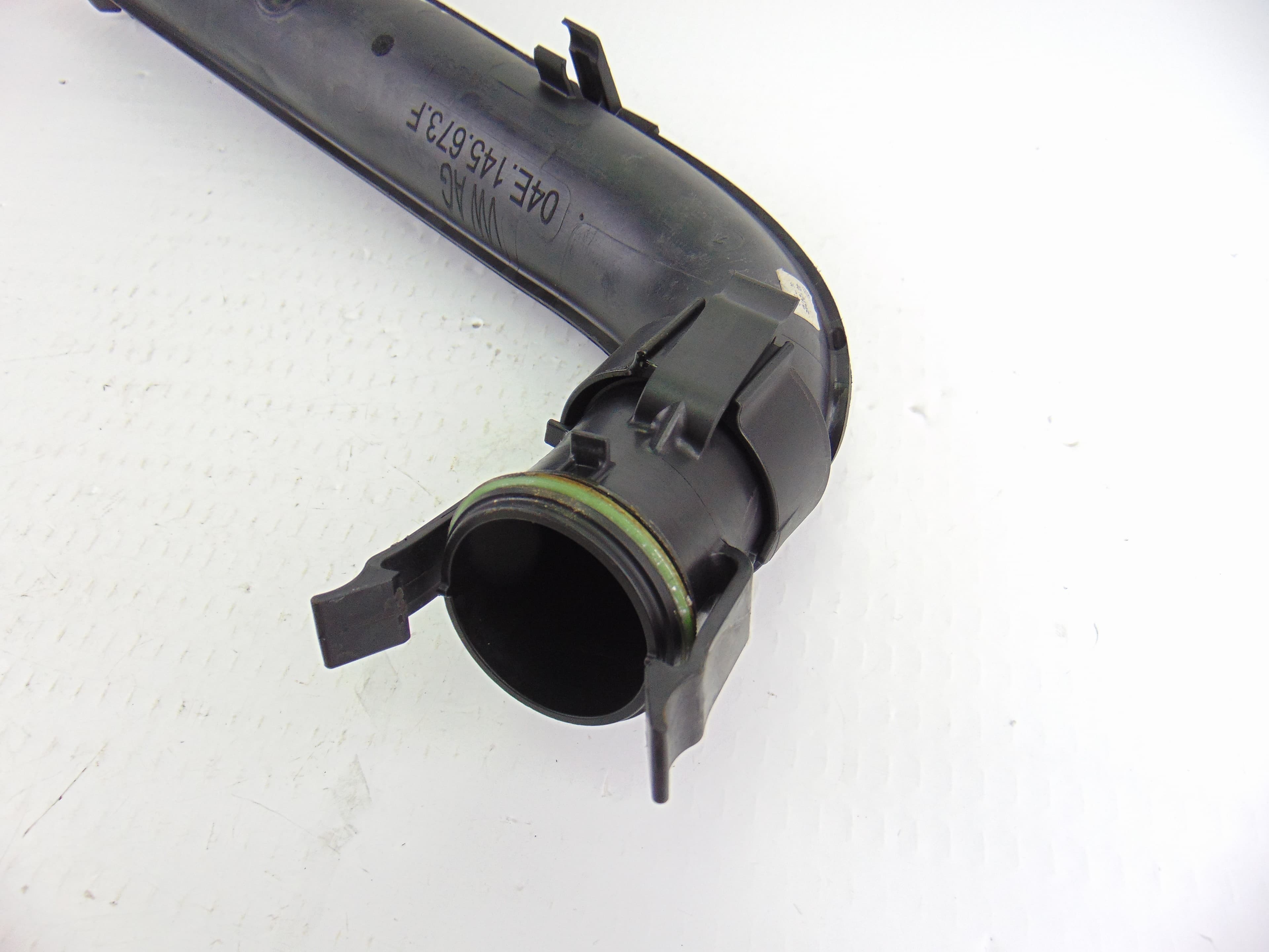 Tubo, 04E145673F usado 3