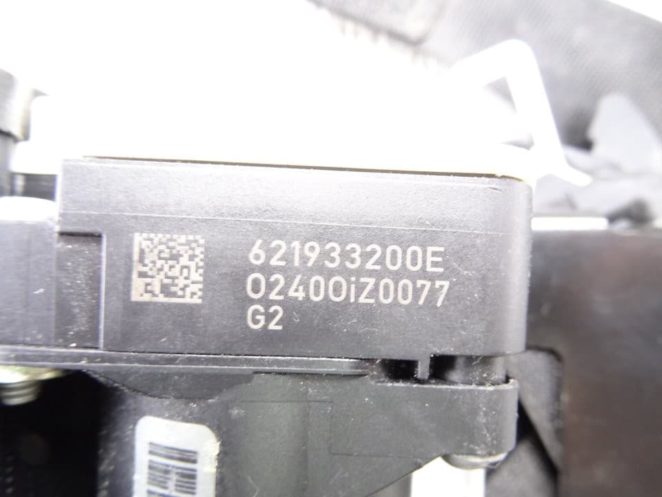 Cinturon seguridad delantero derecho, 621933200E usado 3