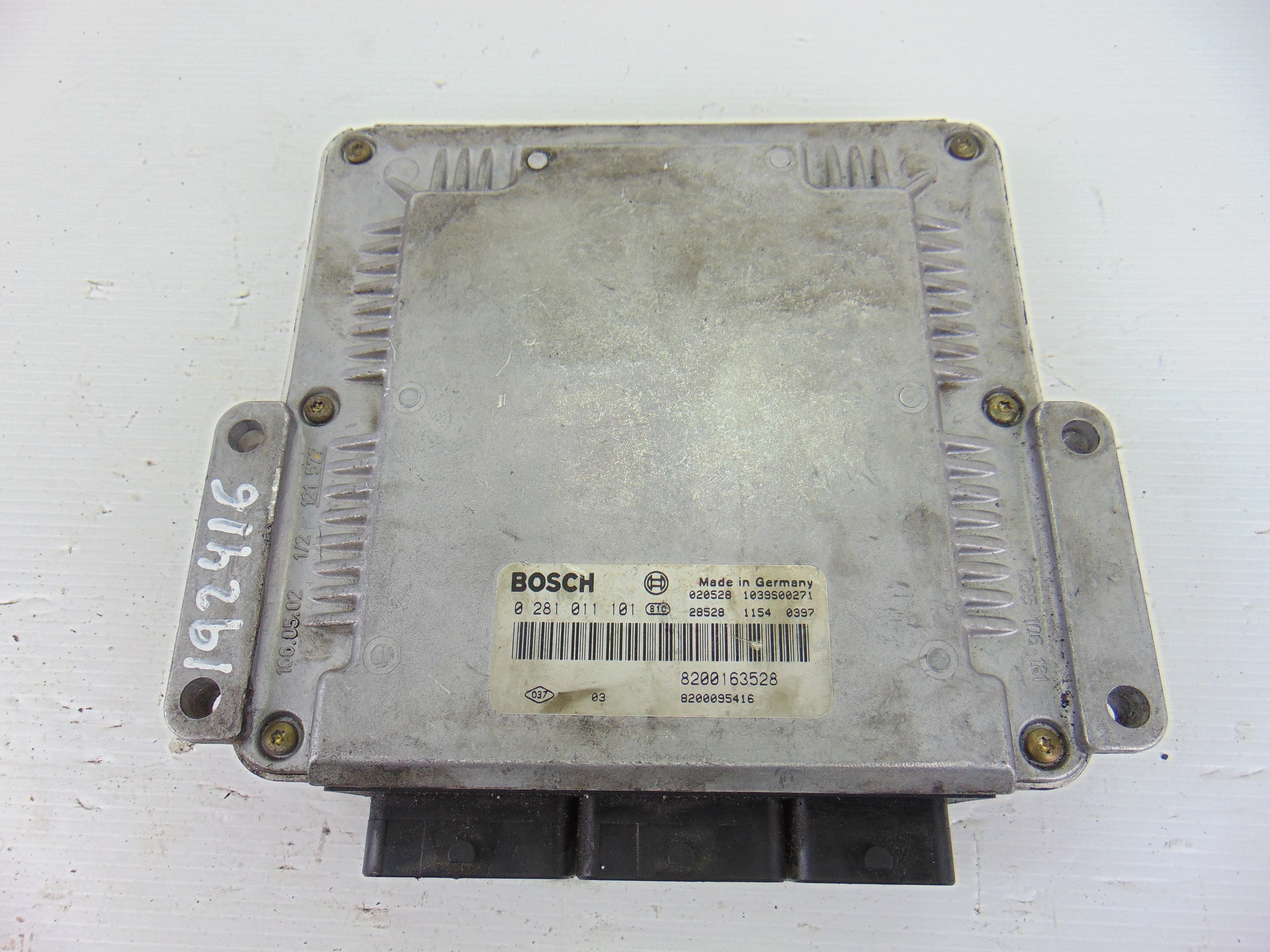 Centralita motor uce, 8200163528 usado 3