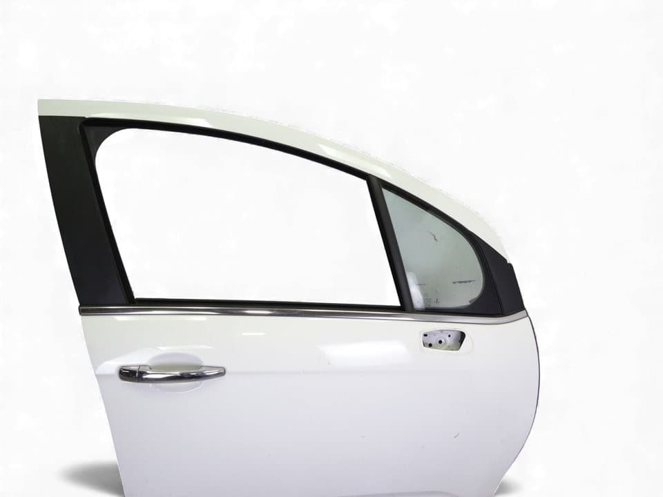 Puerta delantera derecha, Citroen C3 Live Edition 2016 usado 3