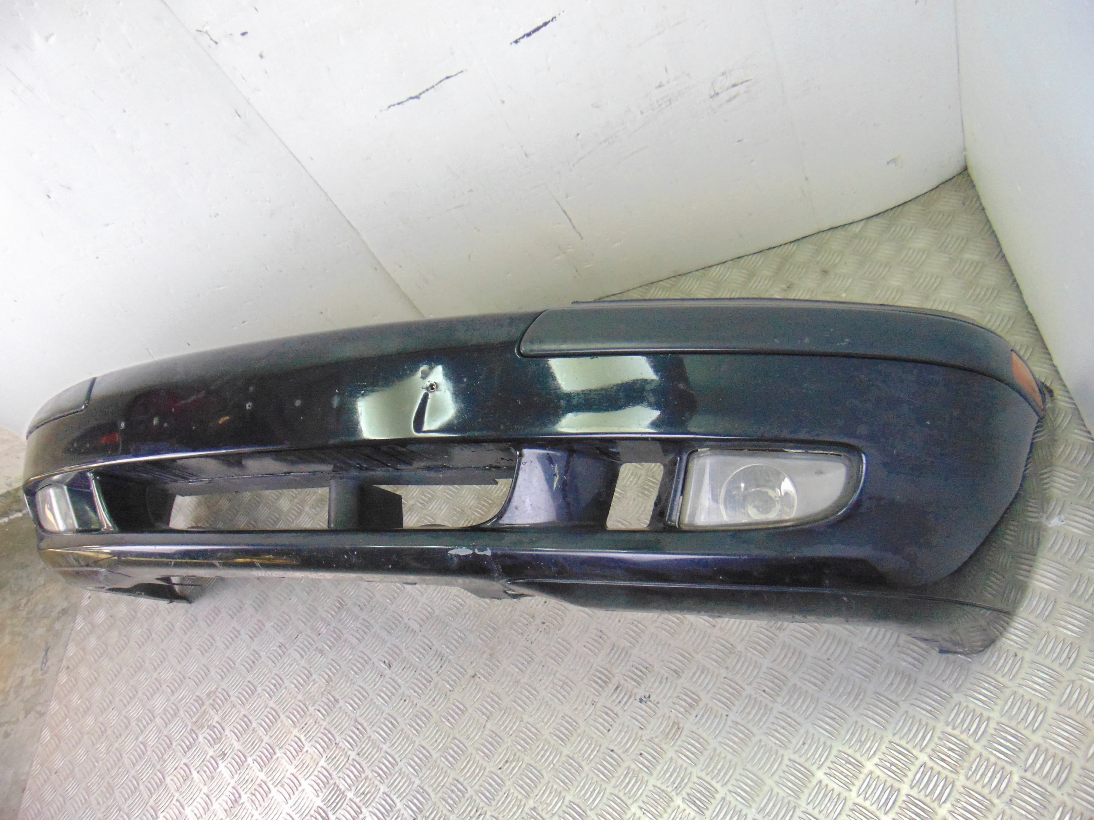 Paragolpes delantero, Volvo V40 Familiar 1.9 D+ (85kW) 2003 usado 3
