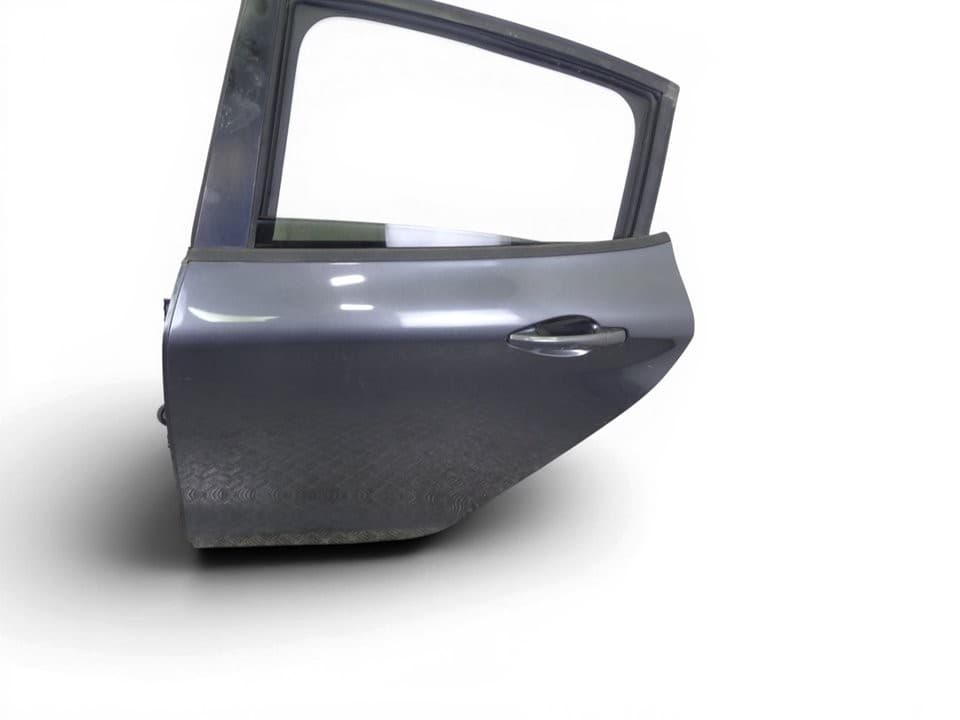 Puerta trasera izquierda, Peugeot 208 Style 2016 usado 3