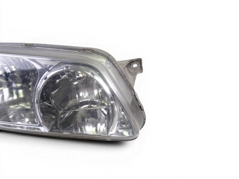 Faro derecho, Hyundai H-1 Starex () 2.5 CRDI 2005 usado 3