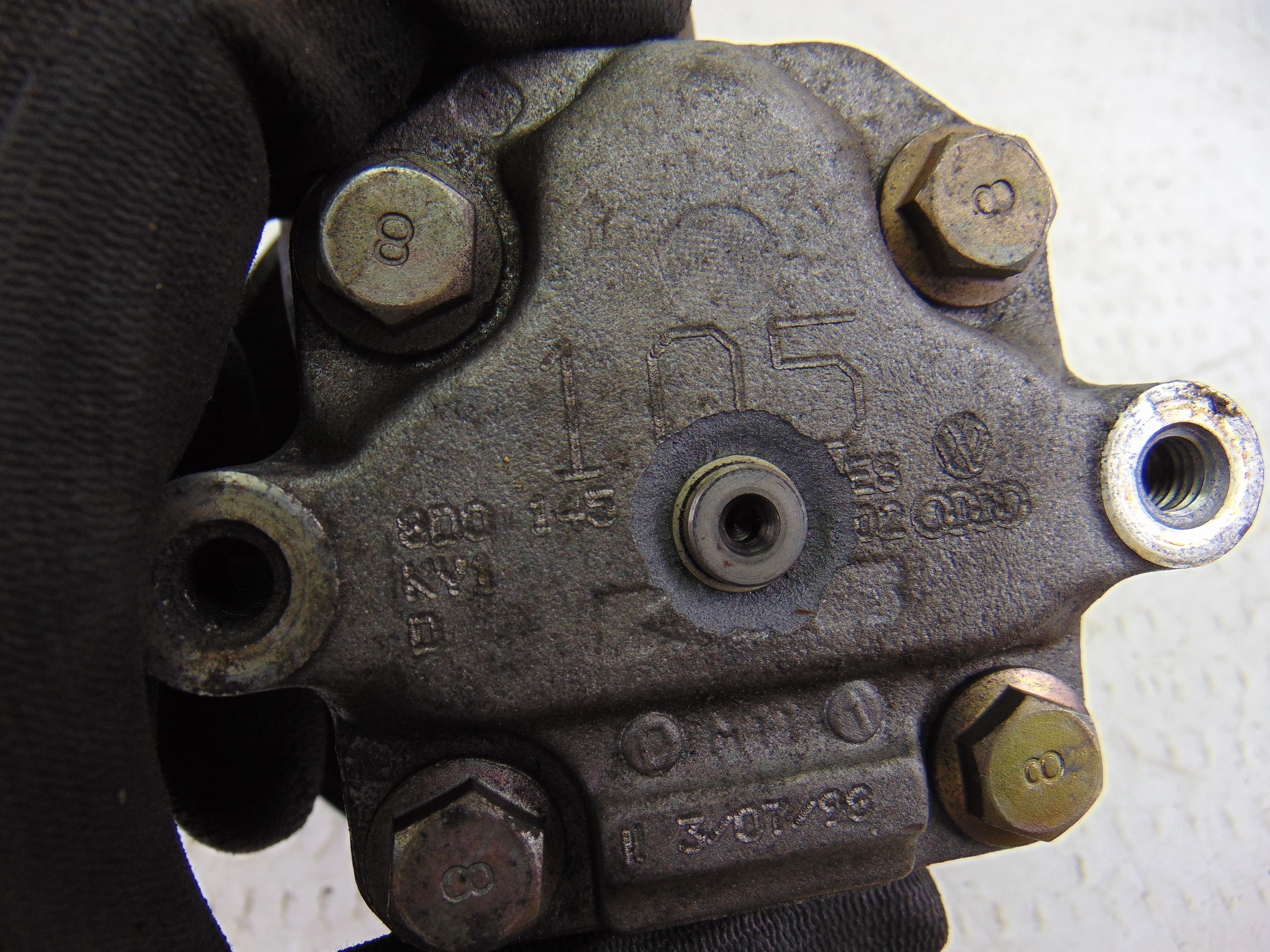 Bomba direccion, Audi A4 Berlina (B5) 1.8 T 1998, 8D0145105S usado 4