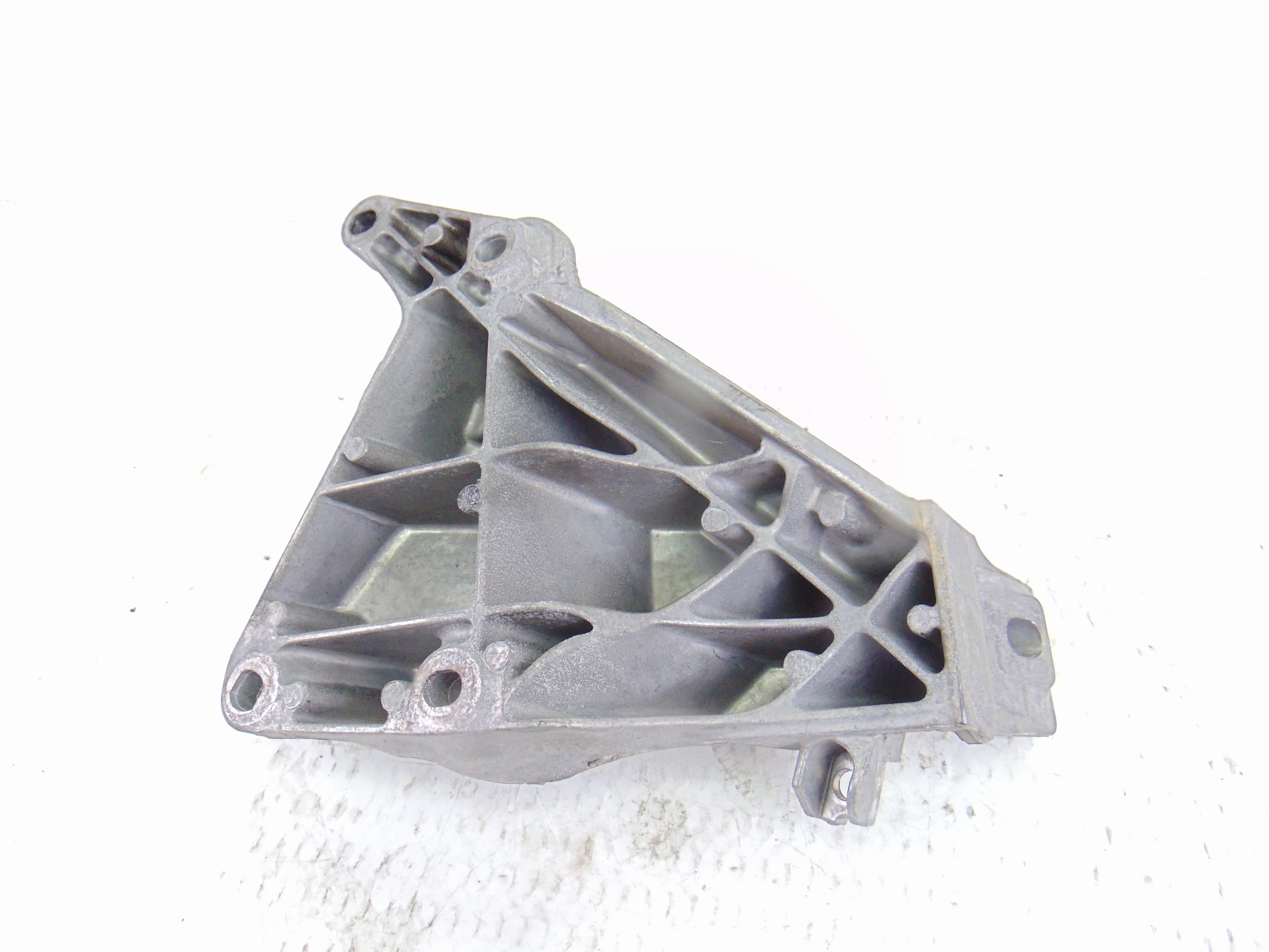 Soporte motor, BMW Serie 3 Touring (E91) 320d 2006, 6760309 usado 4
