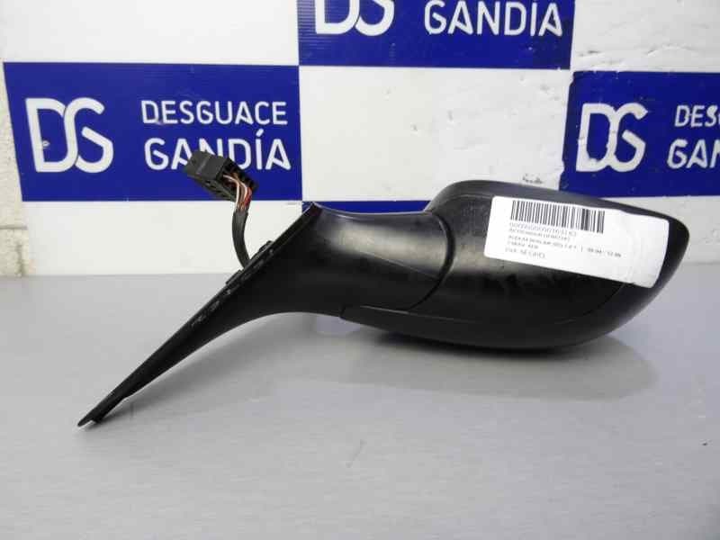 Retrovisor derecho, Audi A4 Berlina (B5) 1.8 T 1996 usado 4