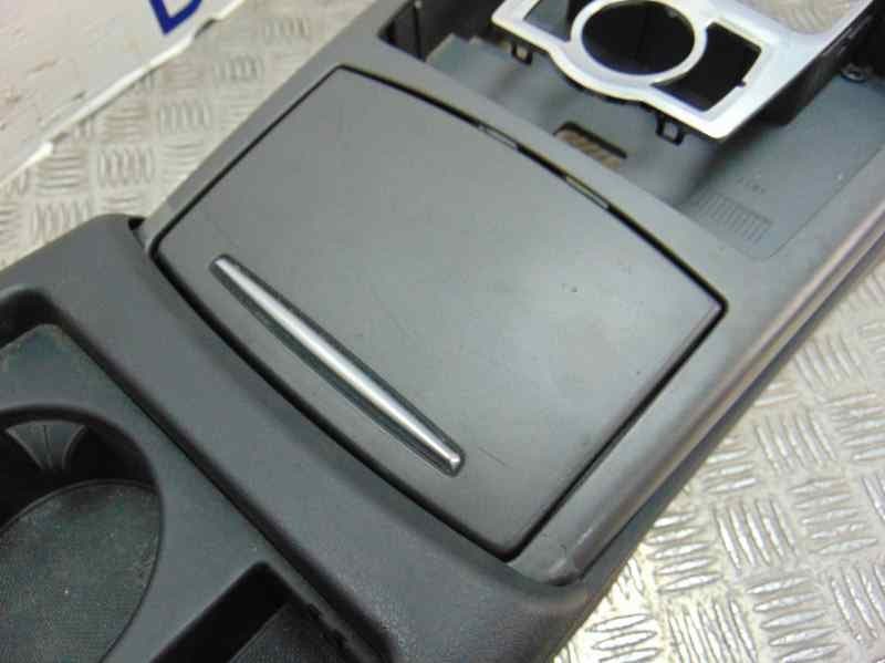 Apoyabrazos central, Audi A6 Avant (4F5) 2.7 TDI 2005 usado 4