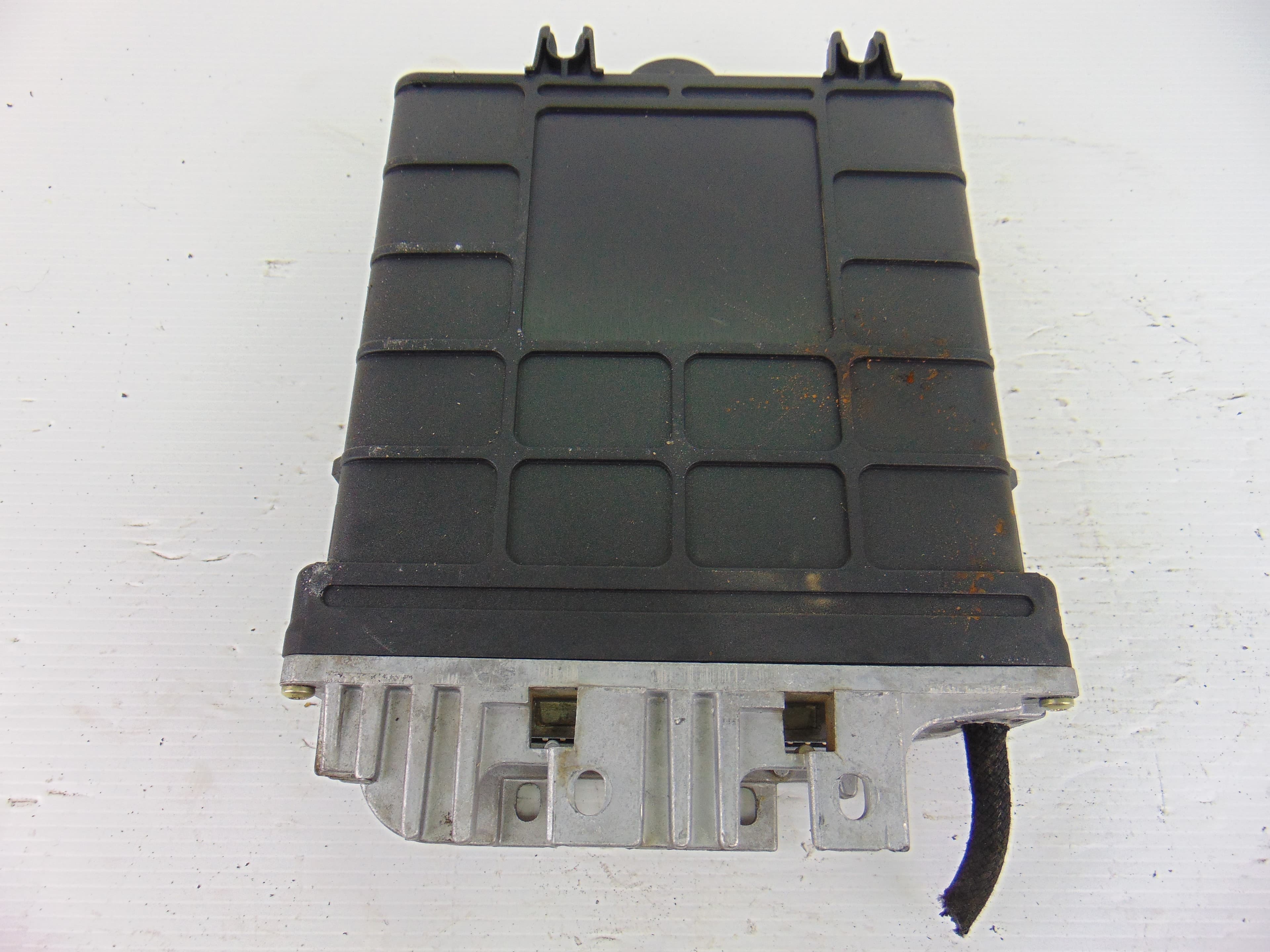 Centralita motor uce, 028906021AP usado 4
