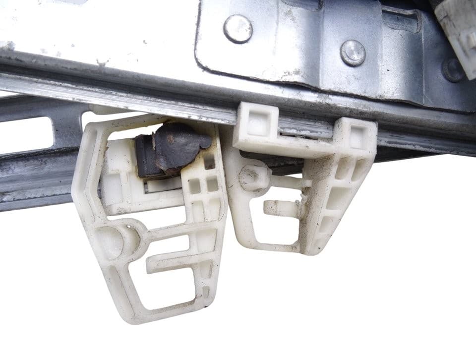 Elevalunas delantero derecho, Peugeot 206 + Básico 2010 usado 4