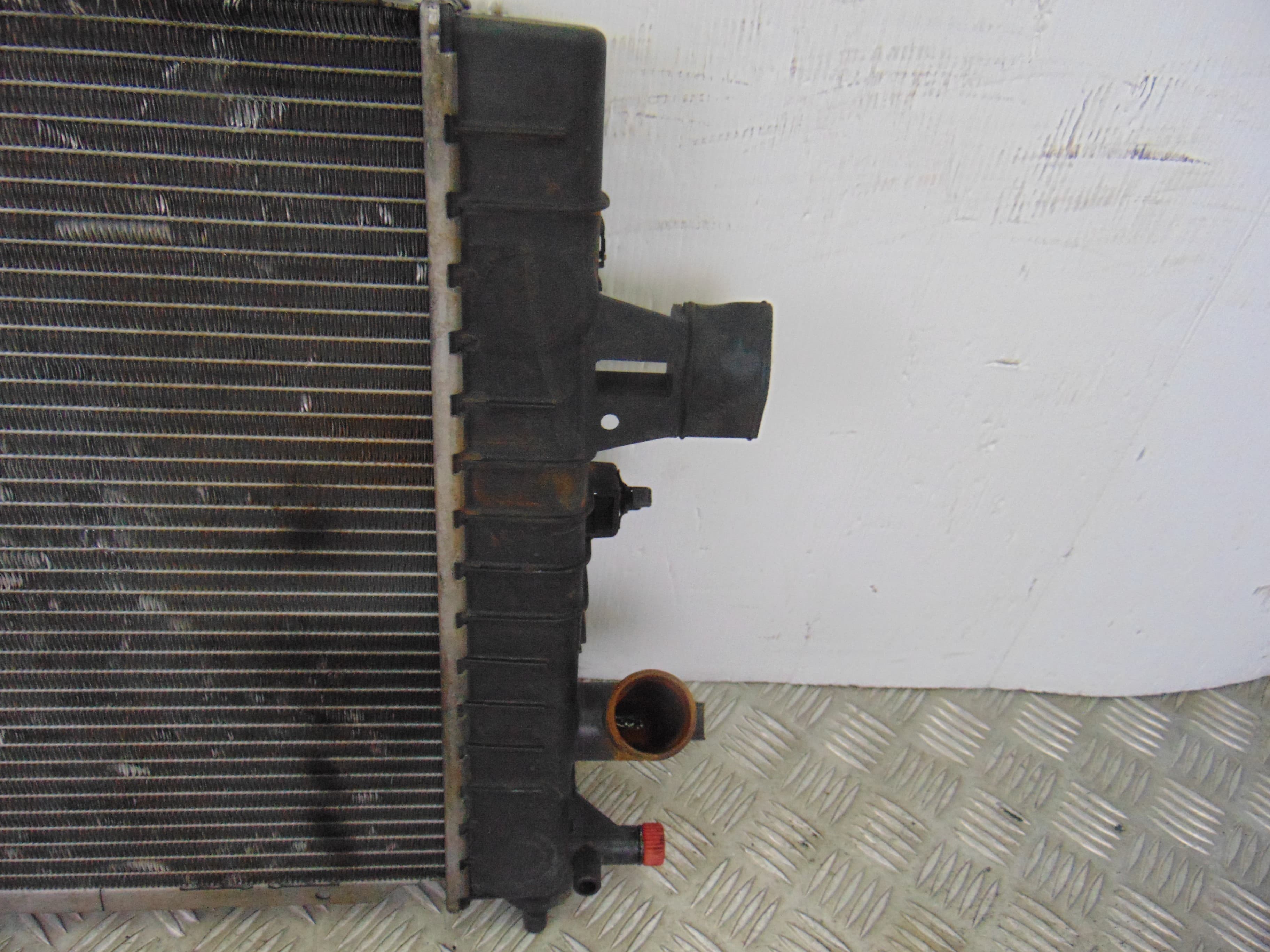 Radiador agua, Opel Astra H Berlina Cosmo 2004, 13128925 usado 4