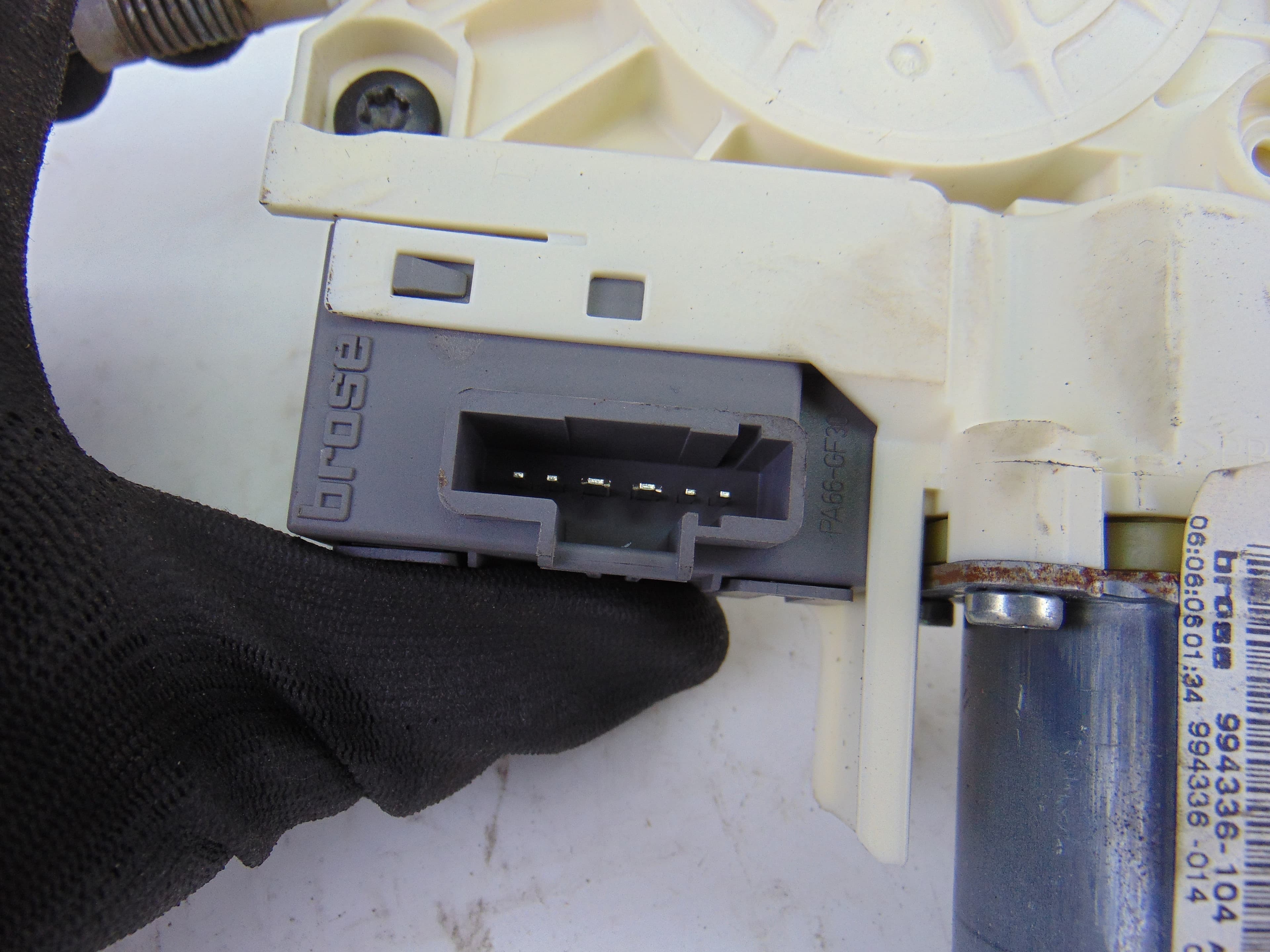 Elevalunas trasero derecho, Peugeot 407 ST Confort 2006 usado 4