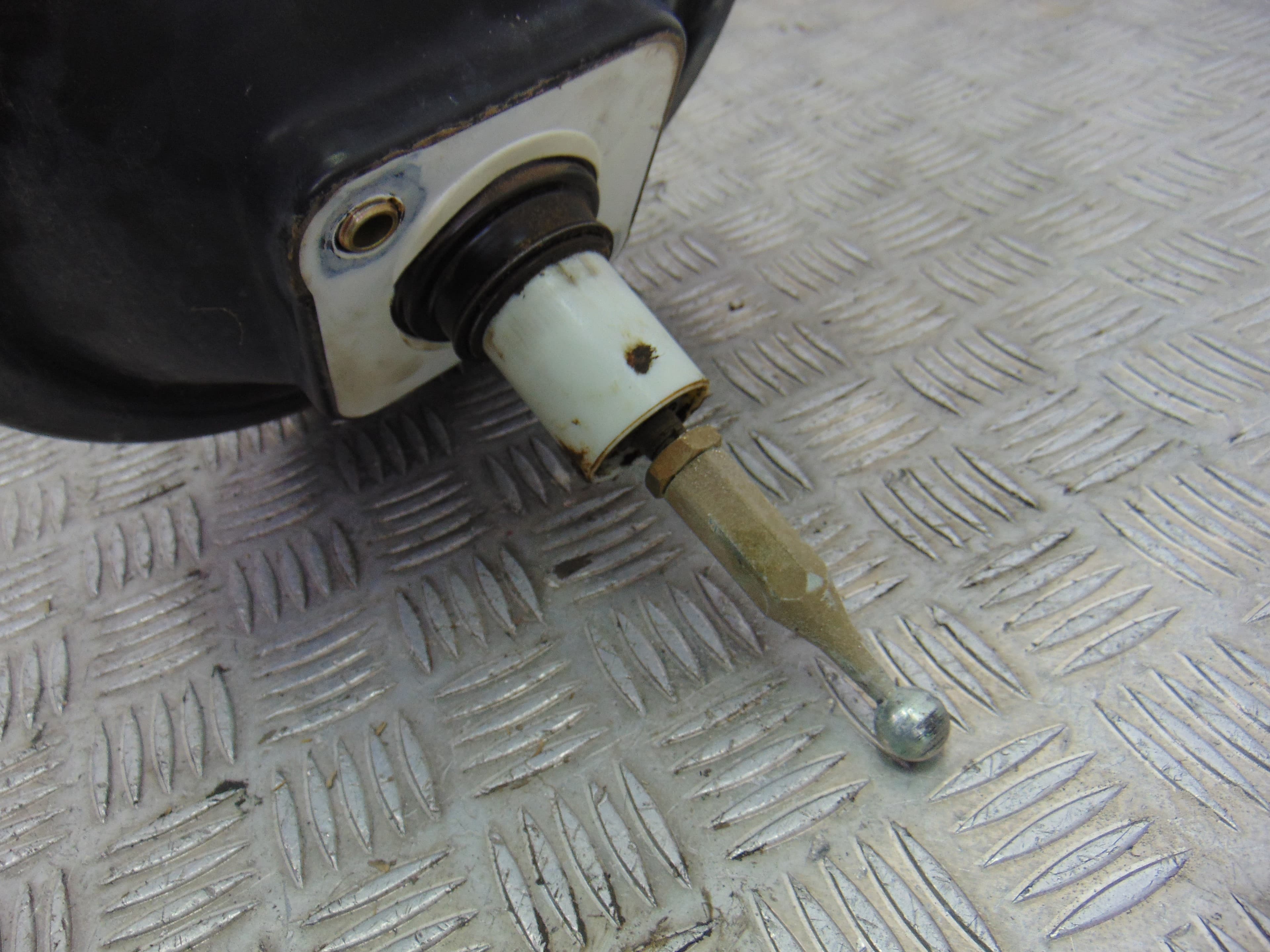 Servofreno, Audi A4 Berlina (B5) 1.8 T 1998, 8D0612105F usado 4