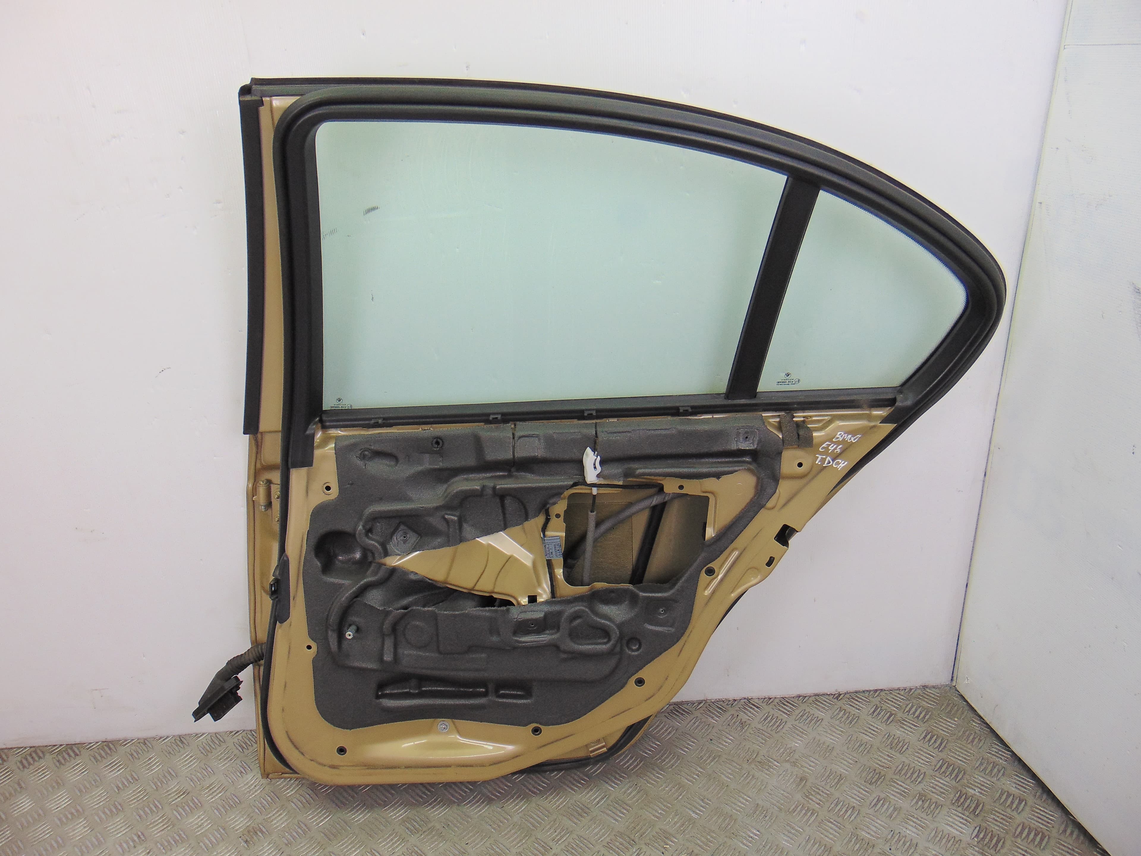 Puerta trasera derecha, BMW Serie 3 Berlina (E46) 320d 2001, Oro usado 4