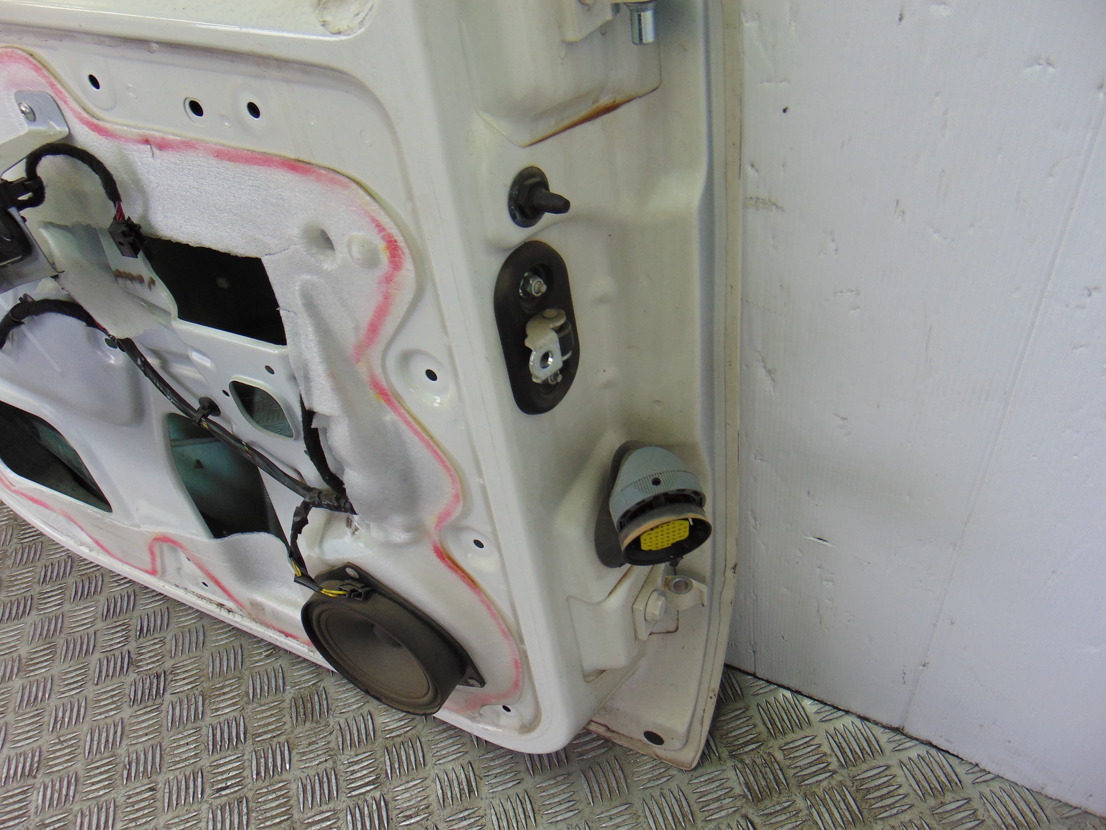 Puerta delantera izquierda, Citroen Nemo Attraction 2015 usado 4