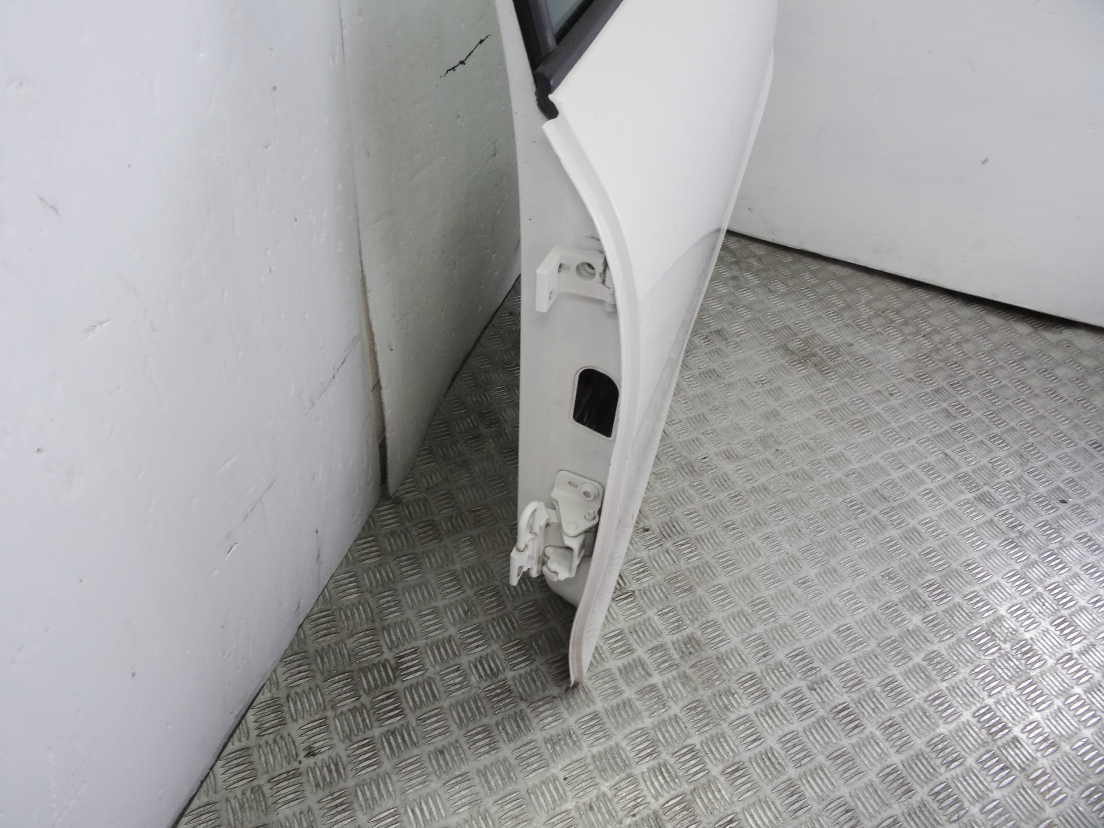 Puerta trasera izquierda, Seat Leon (1P1) Comfort Limited 2007 usado 4