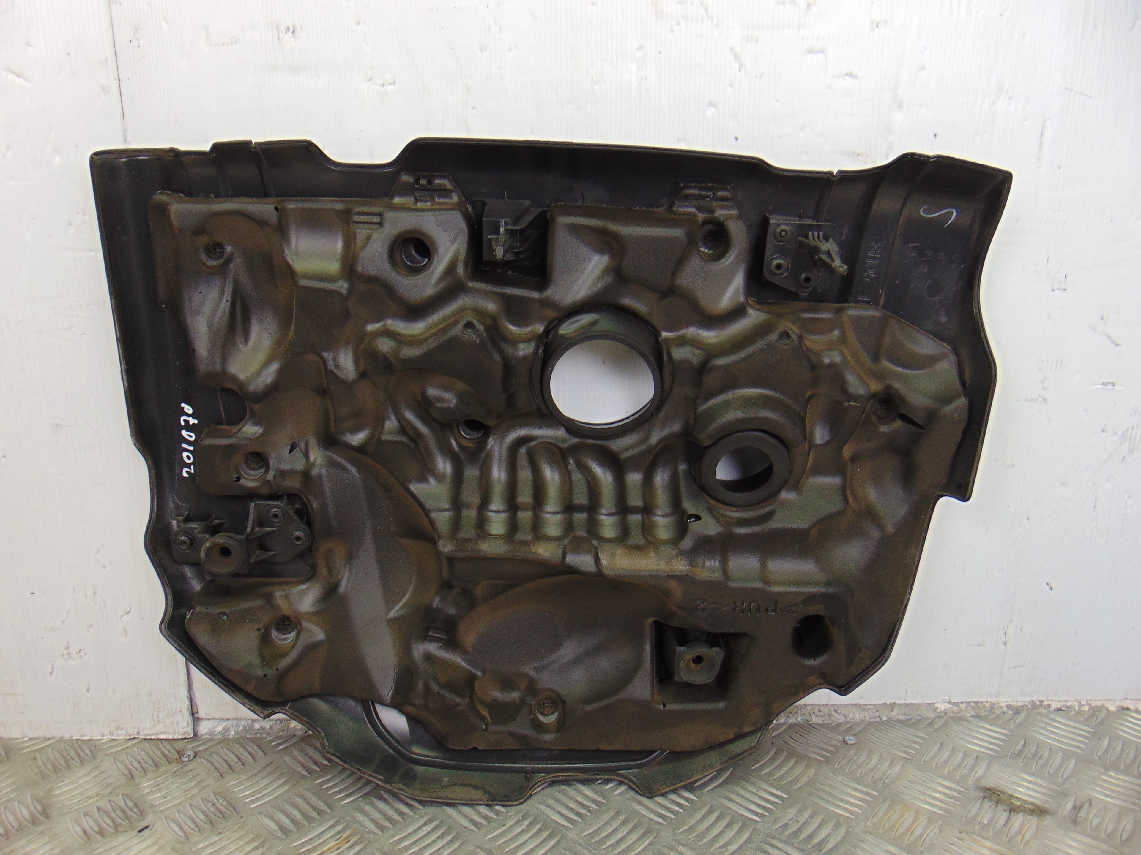 Tapa motor, Mazda 3 Berlina / Sedán (Bm/bn) Luxury 2014 usado 4