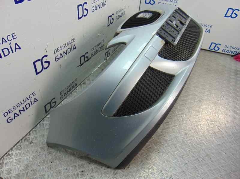 Paragolpes delantero usado 4