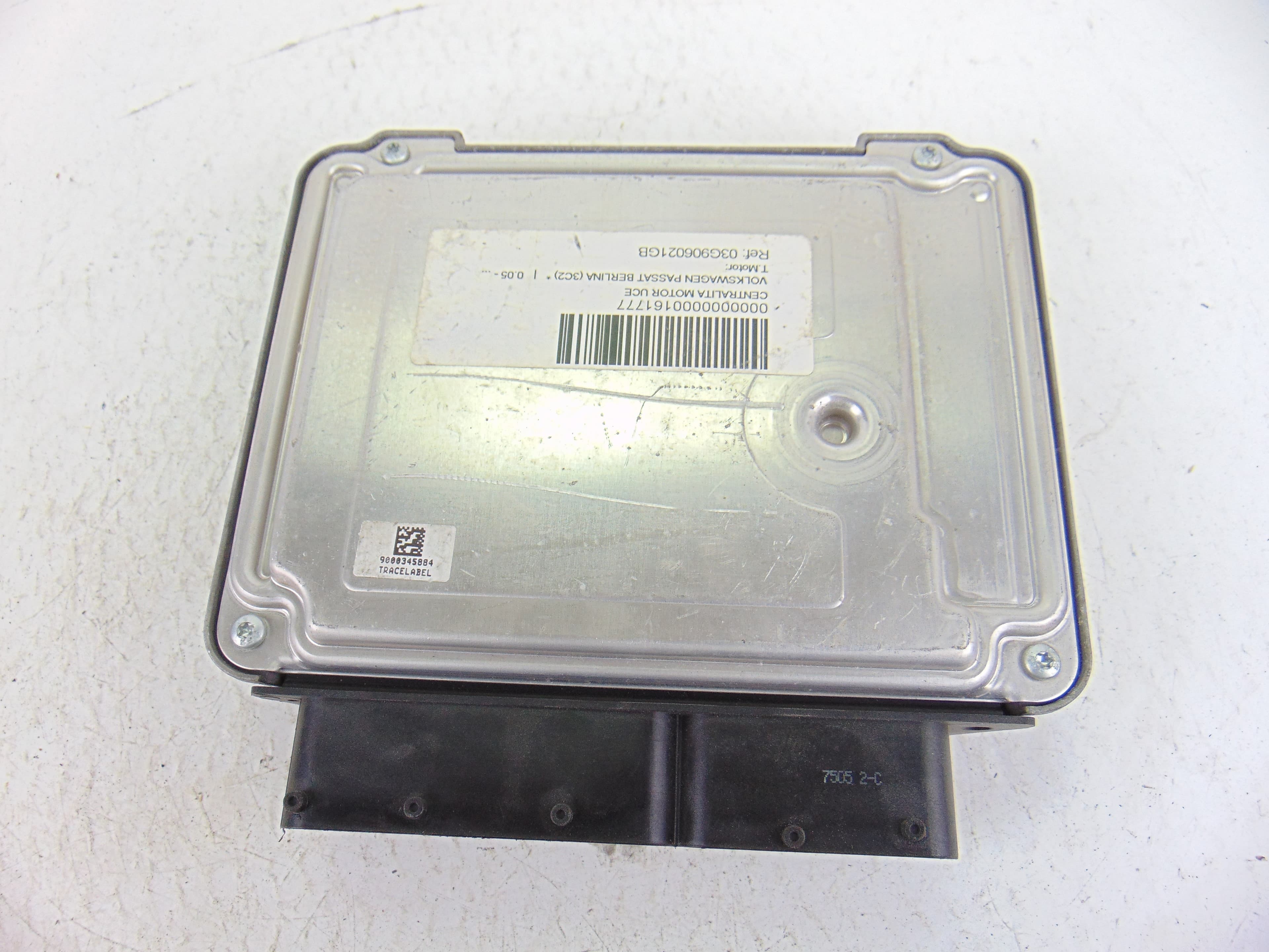 Centralita motor uce, 03G906021GB usado 4