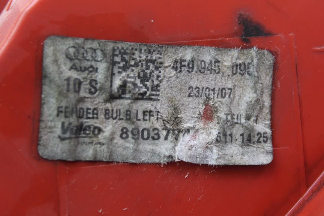 Piloto trasero izquierdo usado 4