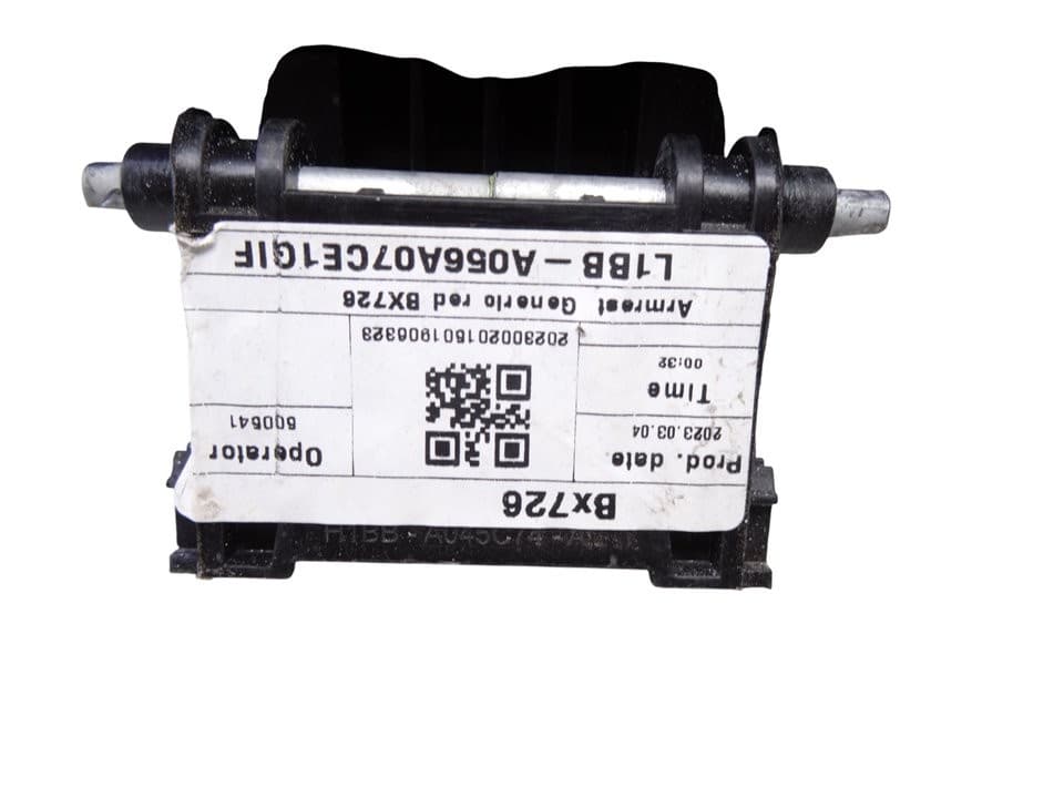 Apoyabrazos central, Ford Puma ST-Line 2023, L1BBA056A07CE usado 4