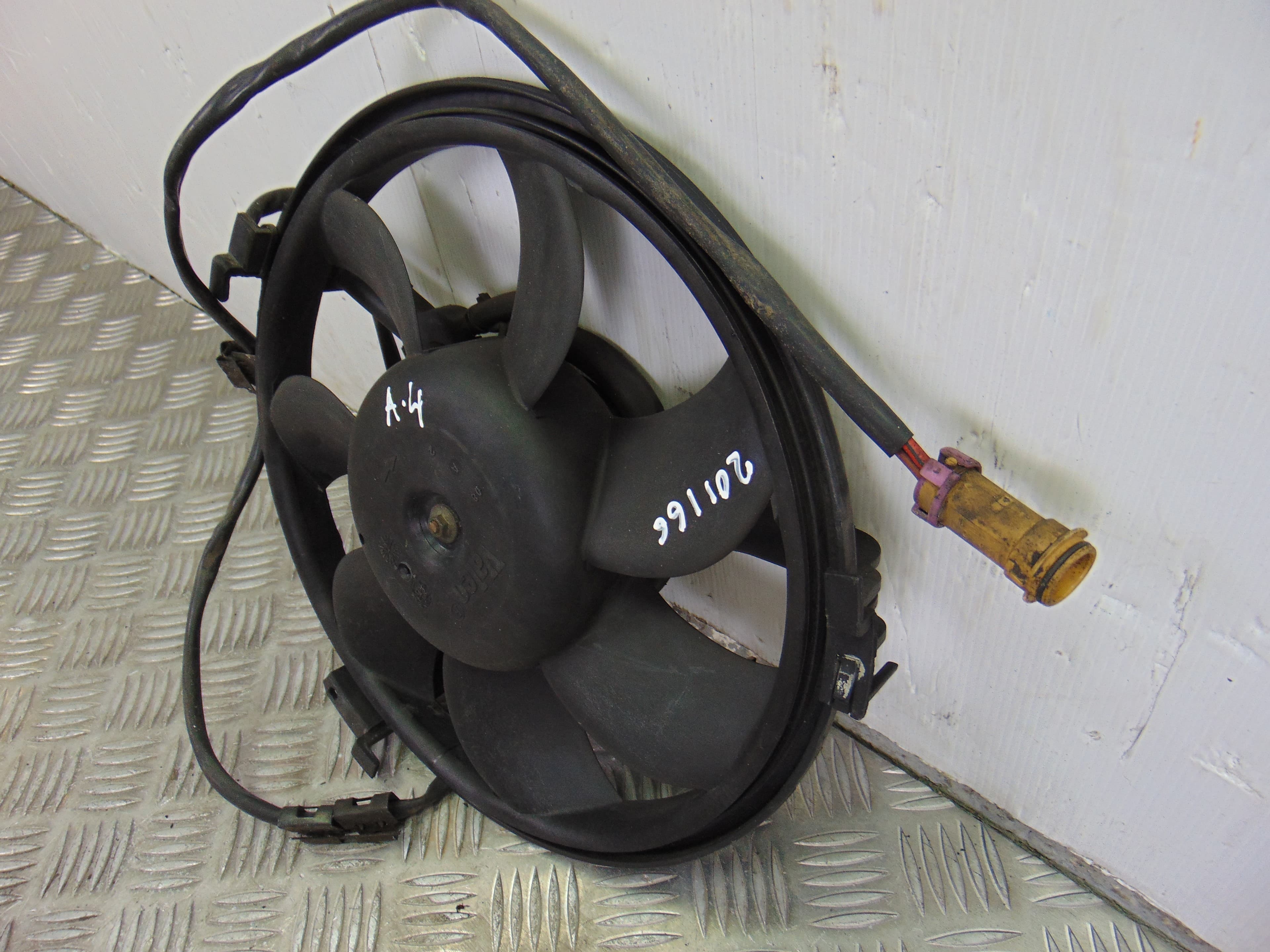 Electroventilador, Audi A4 Berlina (B5) 1.9 TDI 1999 usado 4