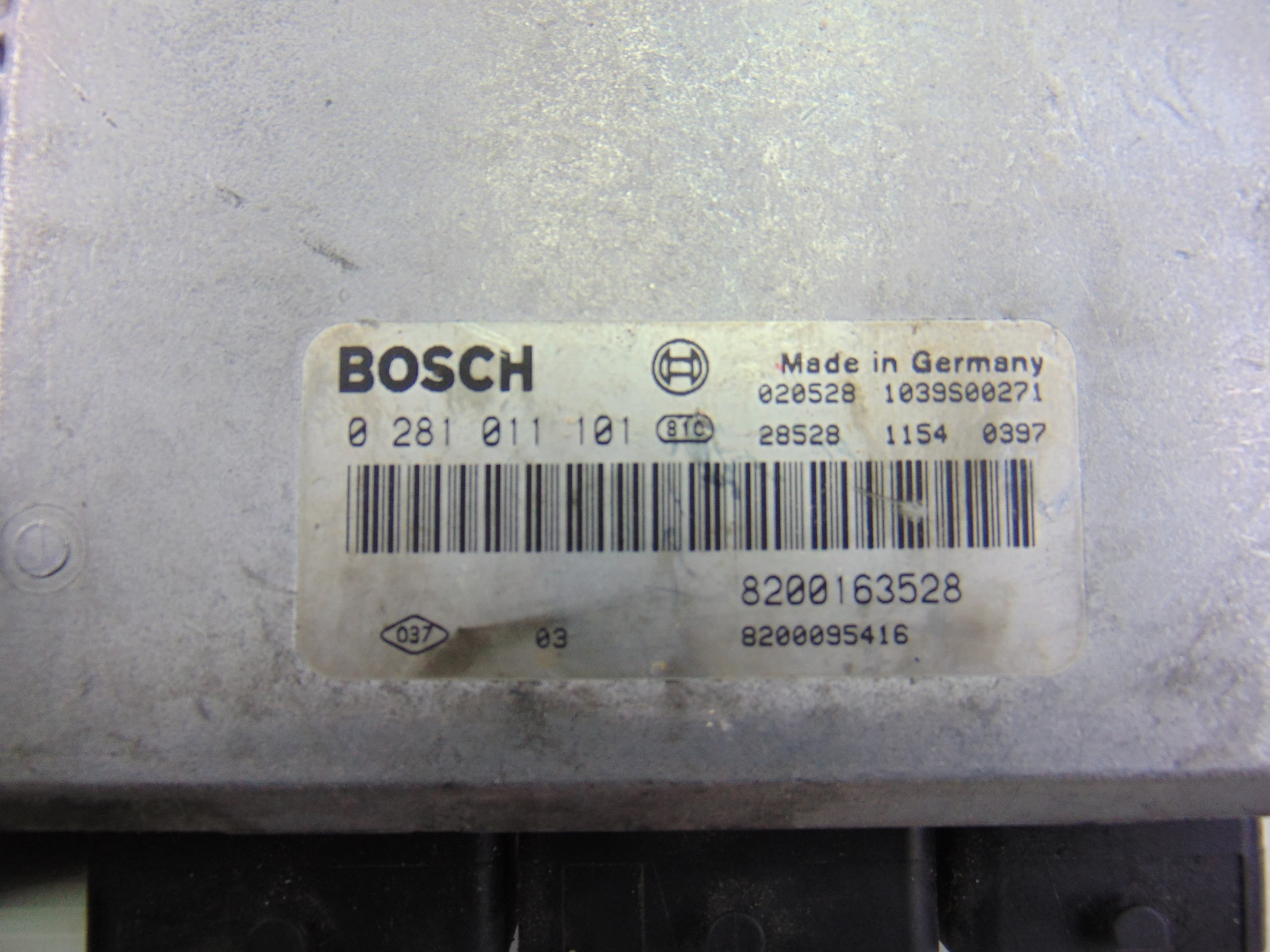 Centralita motor uce, 8200163528 usado 4