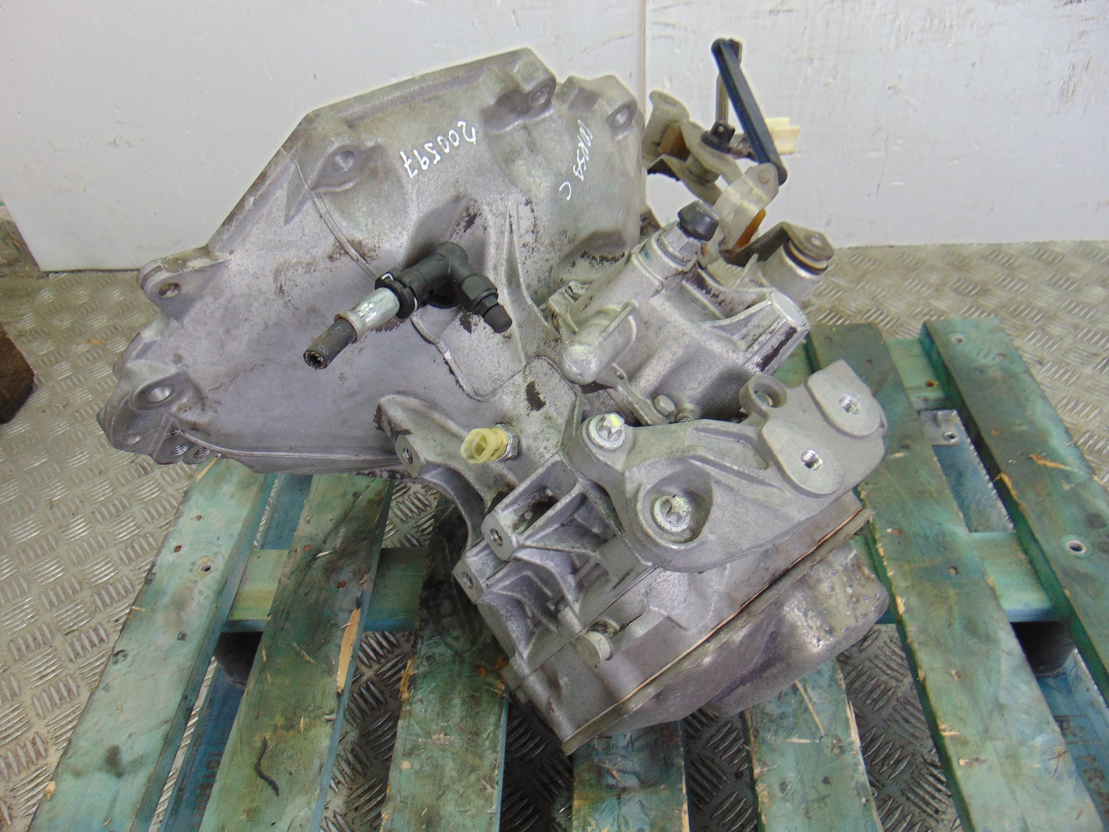 Caja cambios, Opel Corsa C Blue Line 2005 usado 4