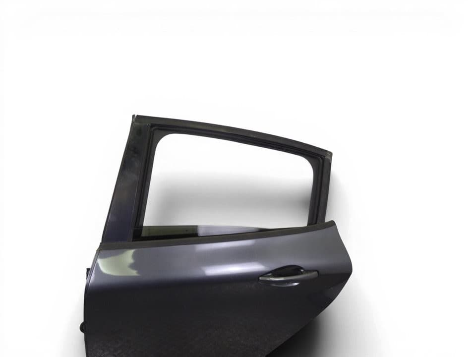 Puerta trasera izquierda, Peugeot 208 Style 2016 usado 4