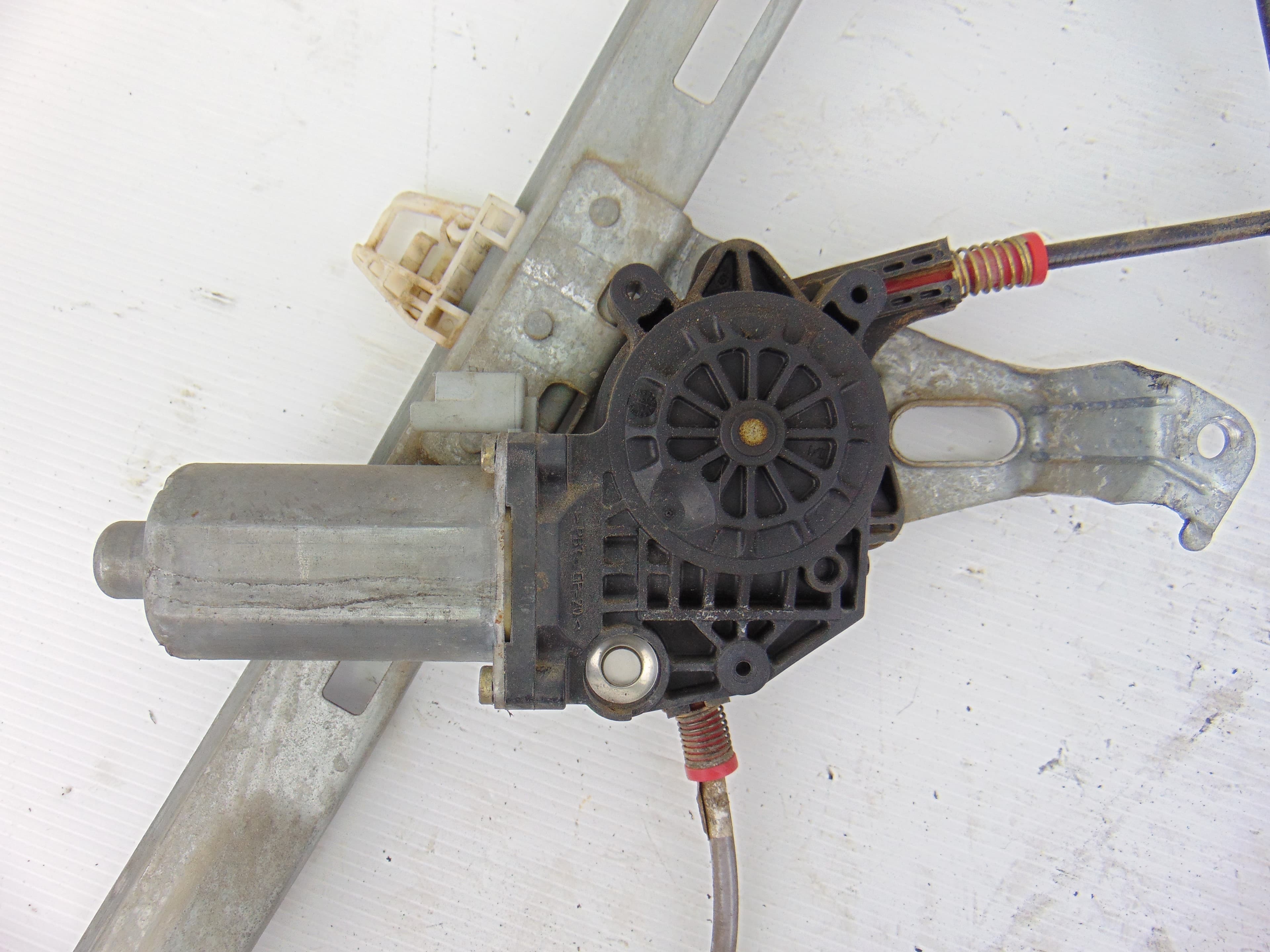 Elevalunas delantero derecho, Peugeot 206 Xr 2001 usado 5