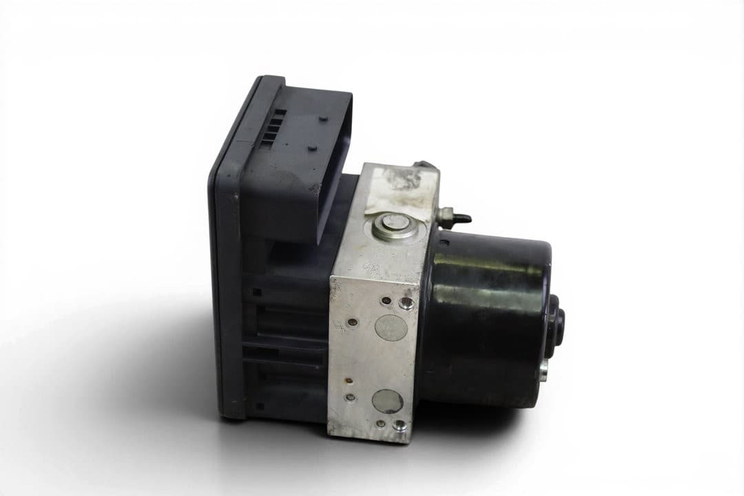 ABS, Ford Focus Berlina (CB4) Trend 2009, 8M51-2C405-AA usado 4