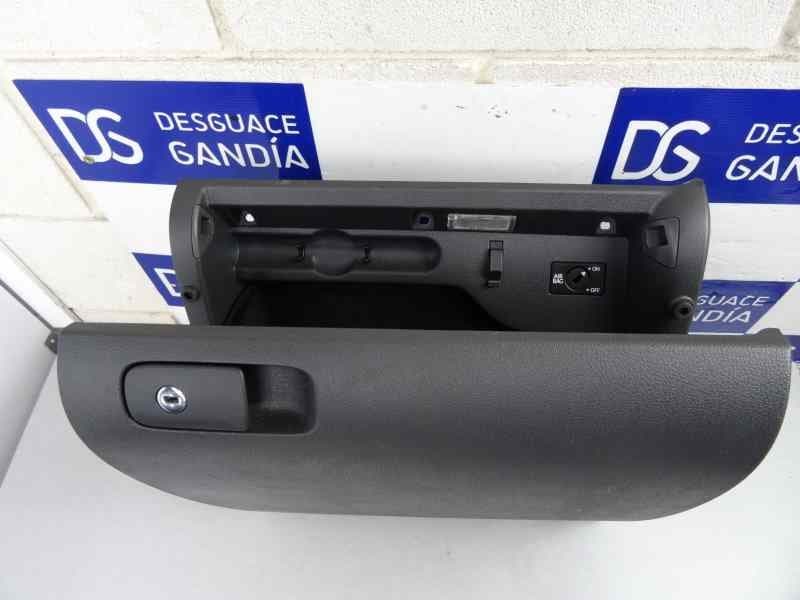 Guantera, Volkswagen Golf Plus V (5M1) Highline 2006 usado 5
